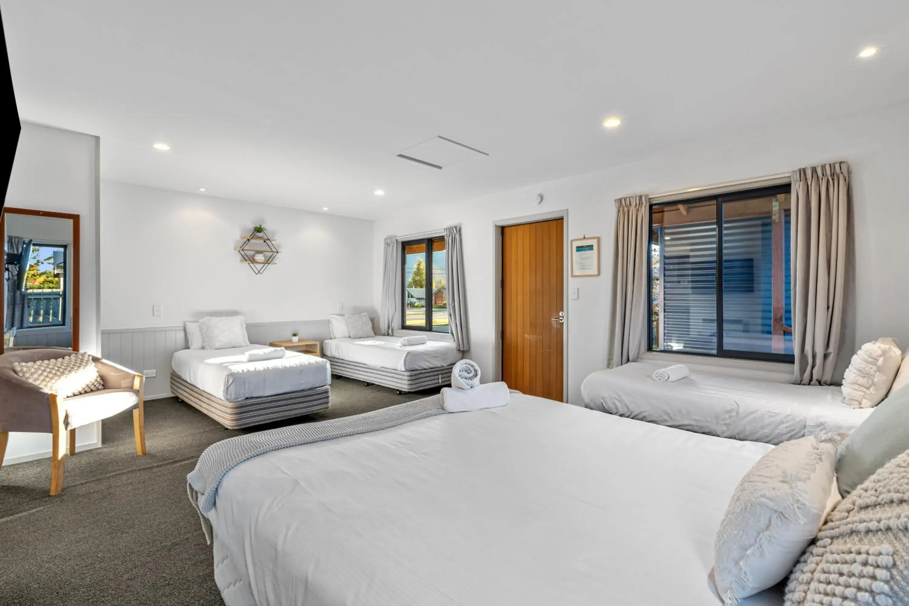 Family Studio with Bathroom in Tasman Holiday Parks - Te Anau Family Studio with Bathroom in Tasman Holiday Parks - Te Anau