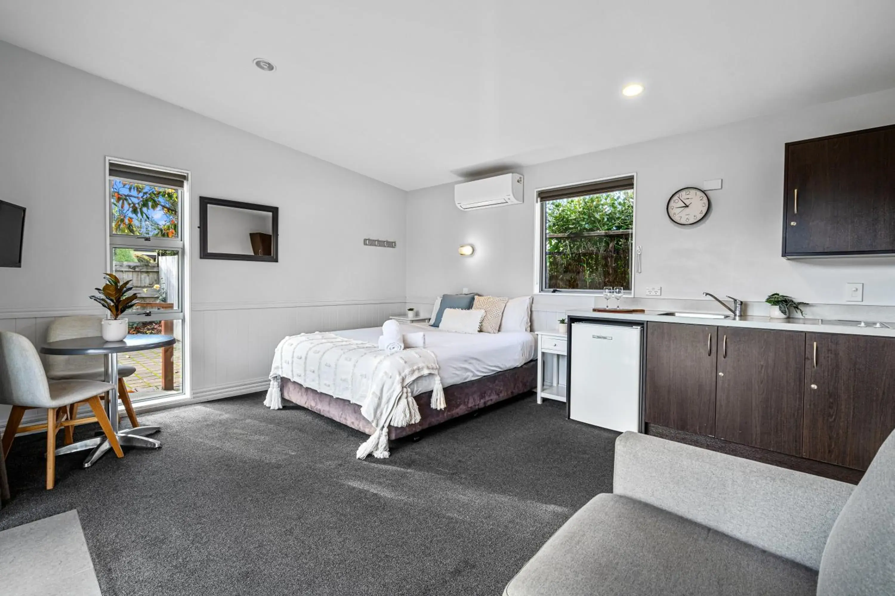 Superior Queen Studio in Tasman Holiday Parks - Te Anau Superior Queen Studio in Tasman Holiday Parks - Te Anau