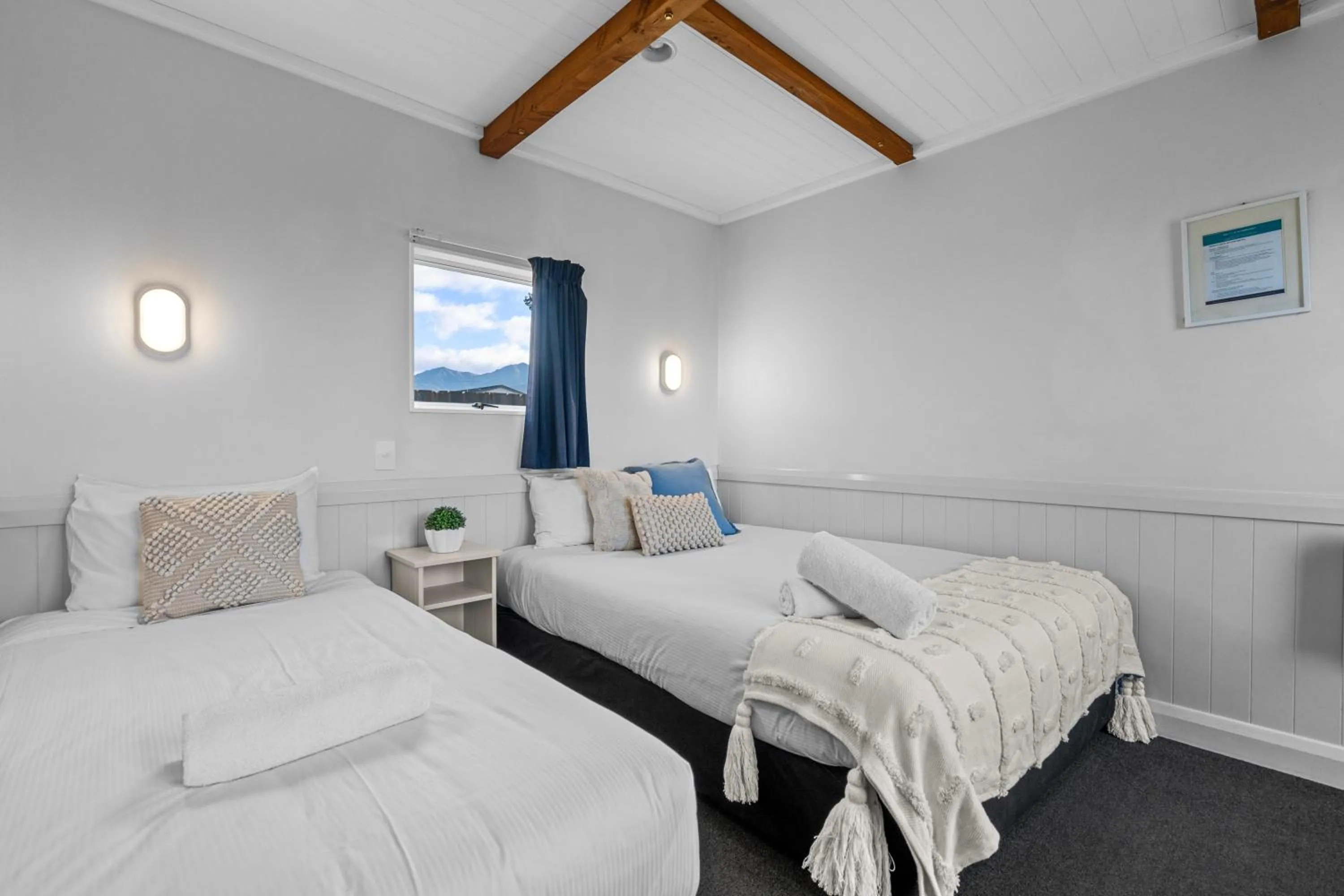 Bedroom, Bed in Tasman Holiday Parks - Te Anau
