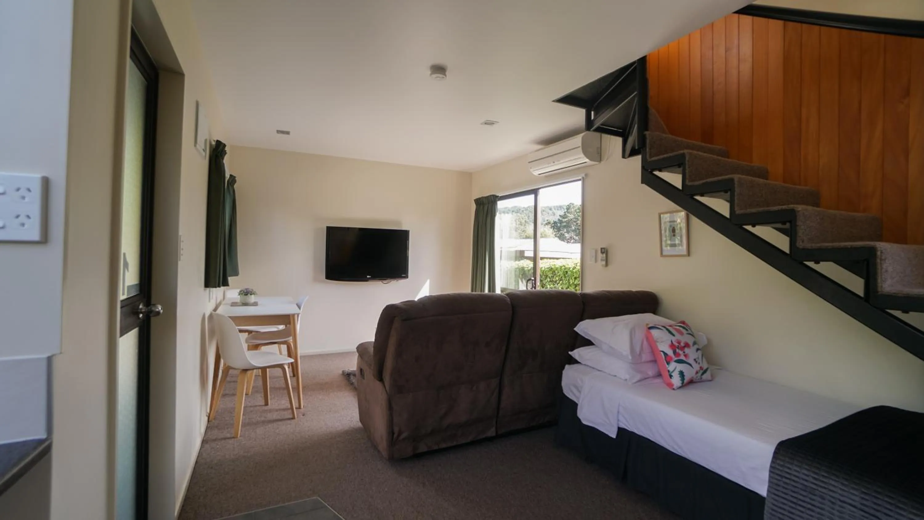 Bed in Whangarei Central Holiday Park