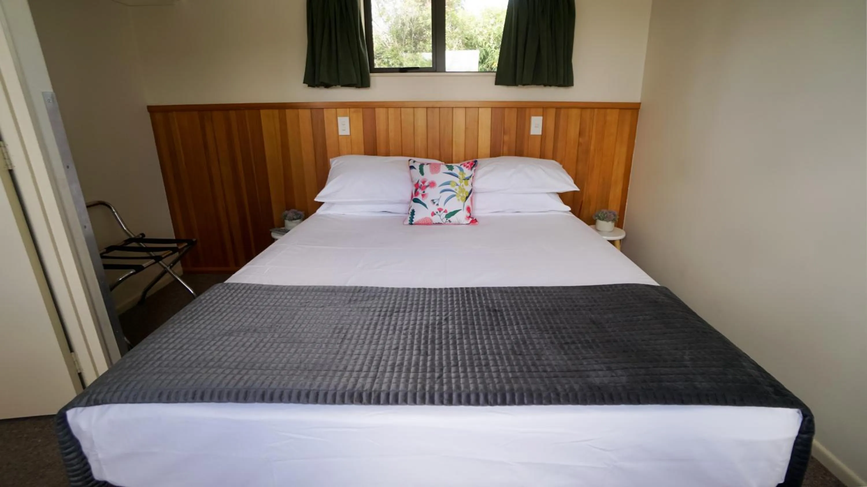 Bed in Whangarei Central Holiday Park
