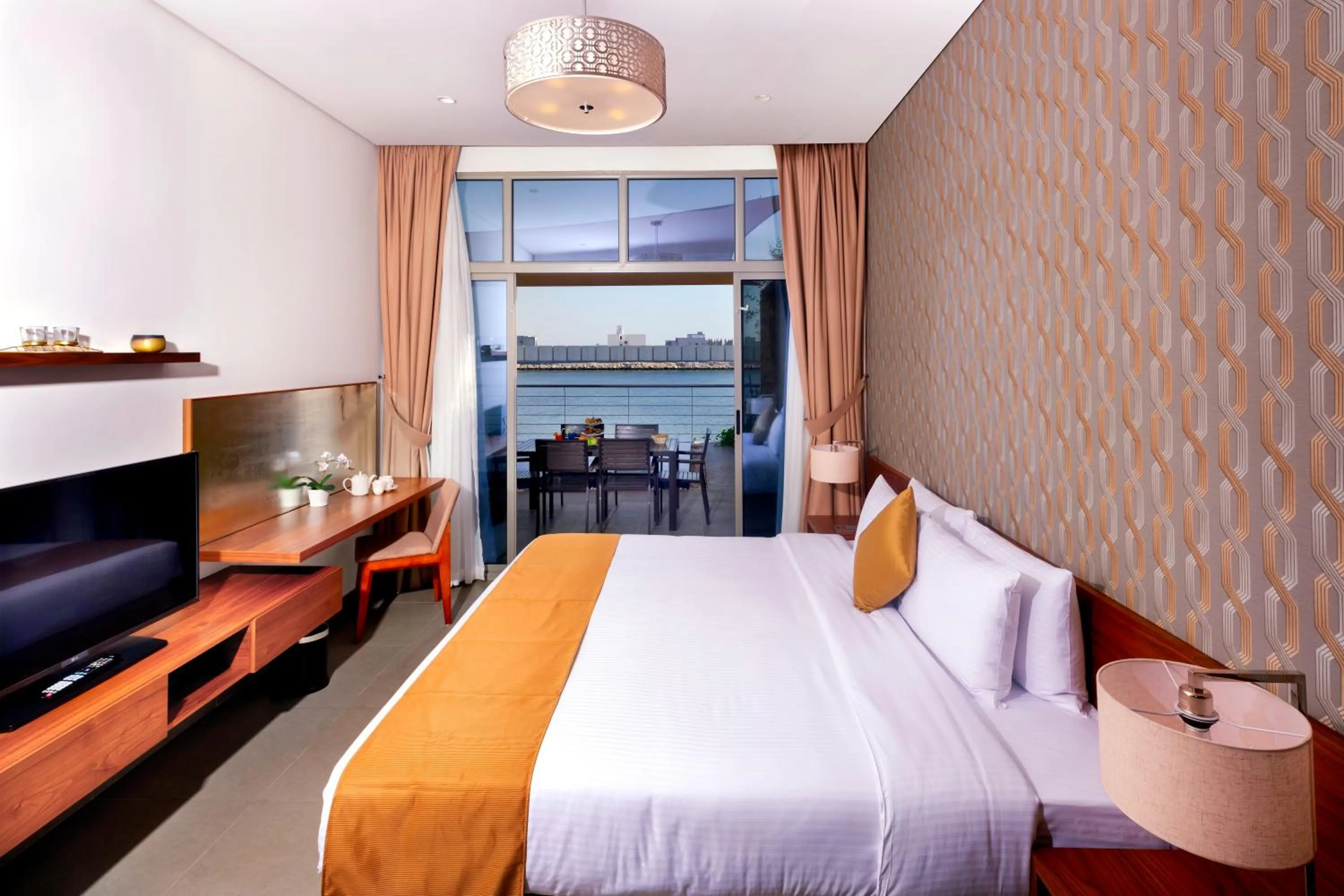 Pool view, Bed in Jaw Resort & Spa