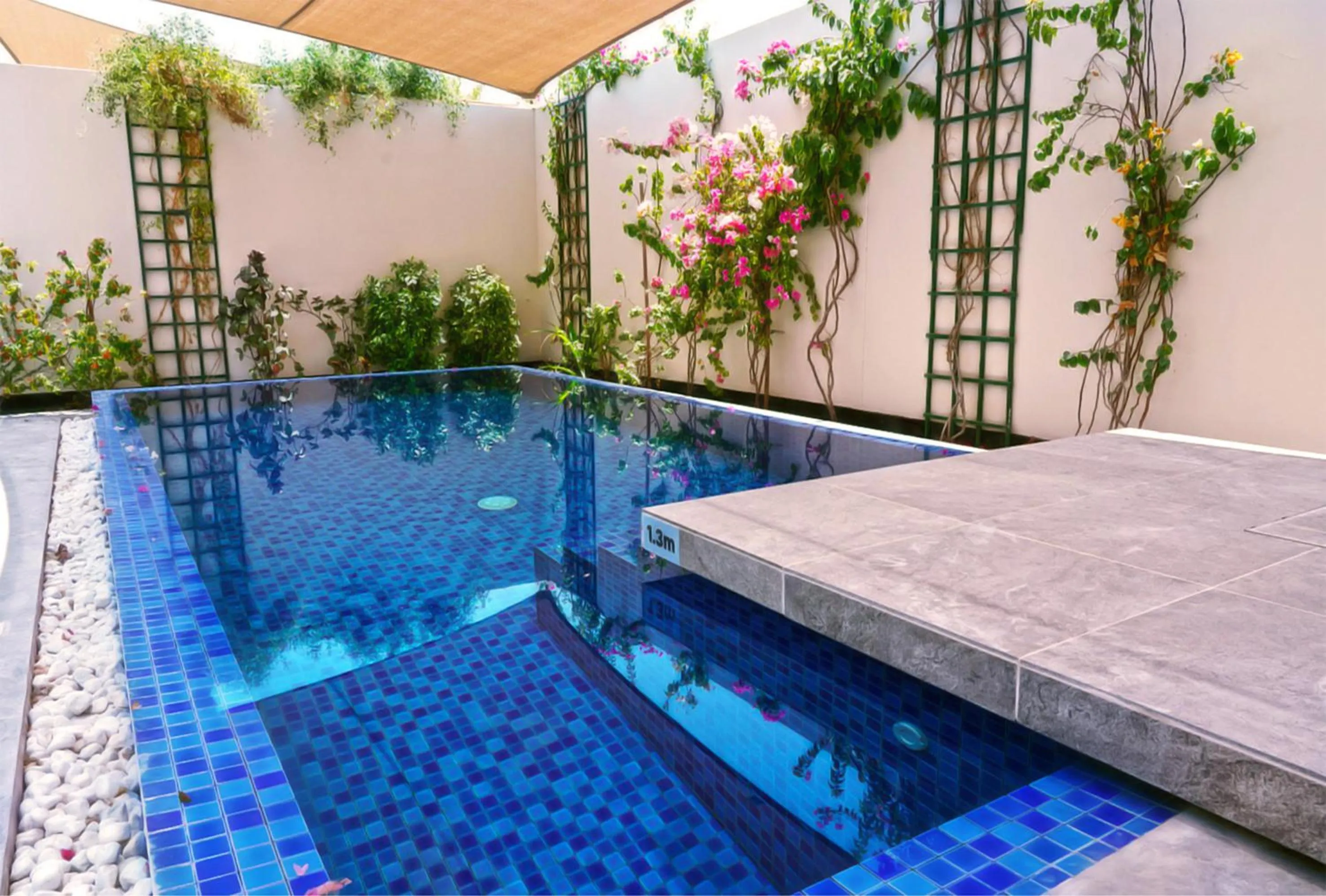 Swimming pool in Jaw Resort & Spa