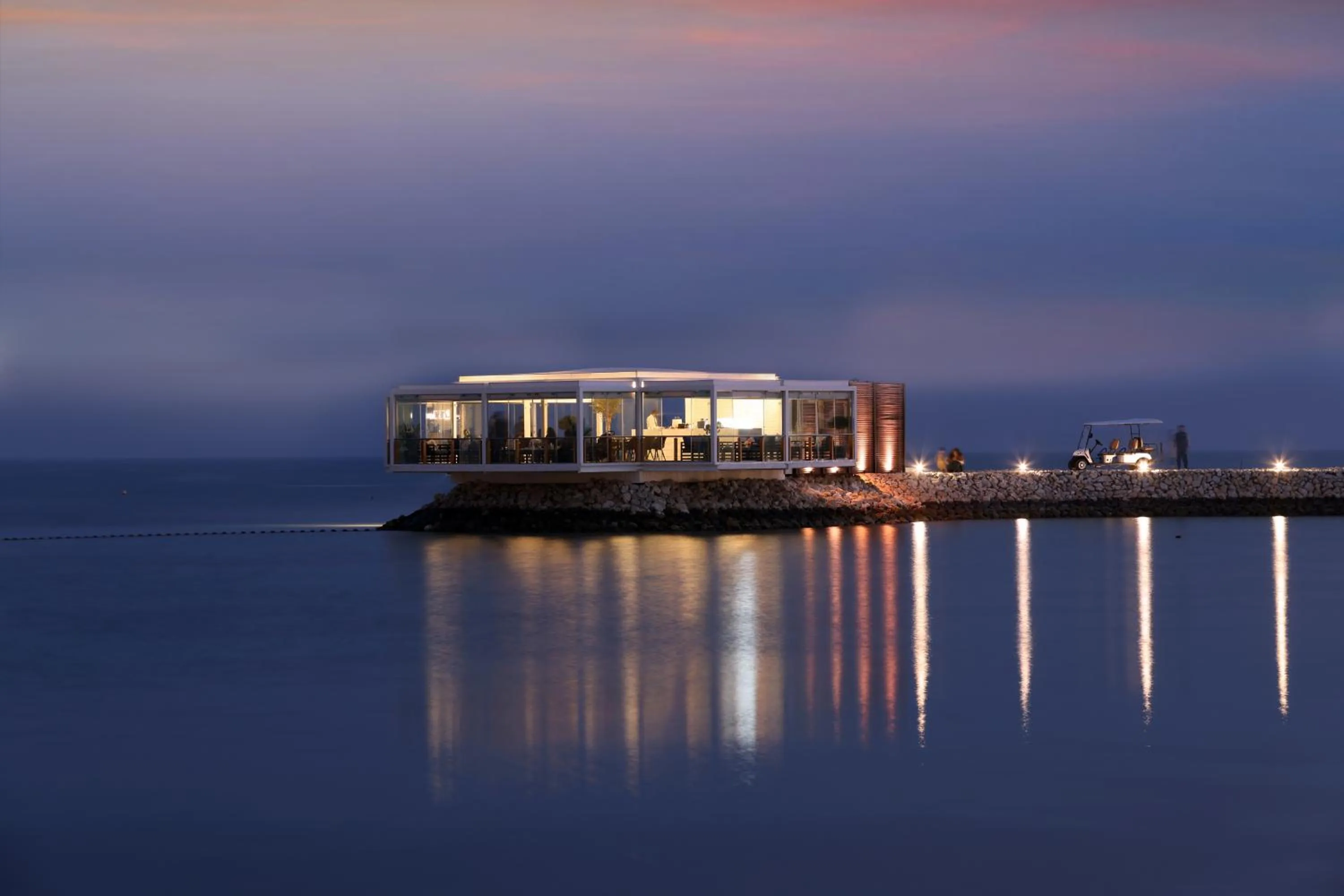 Restaurant/places to eat in Jaw Resort & Spa