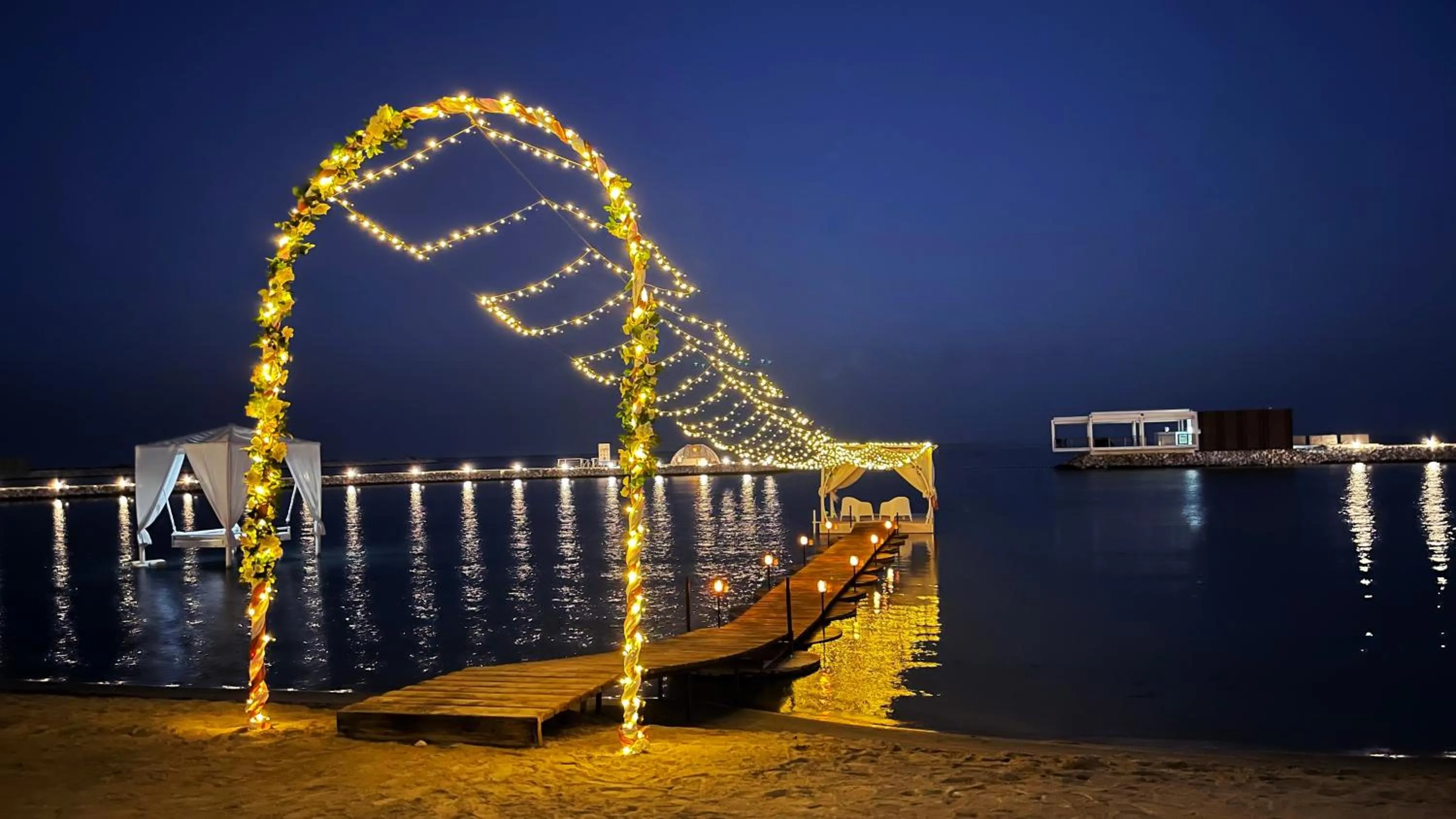 Beach in Jaw Resort & Spa