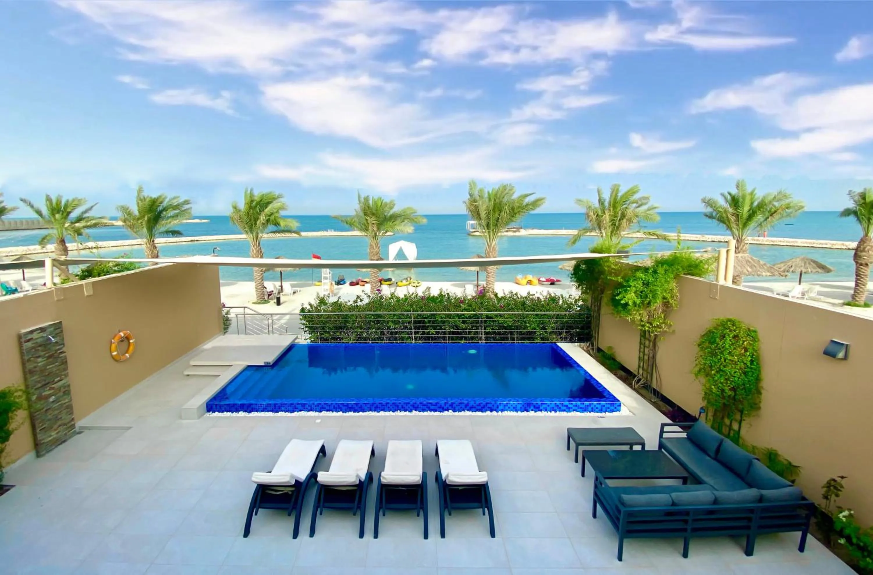 Beach in Jaw Resort & Spa