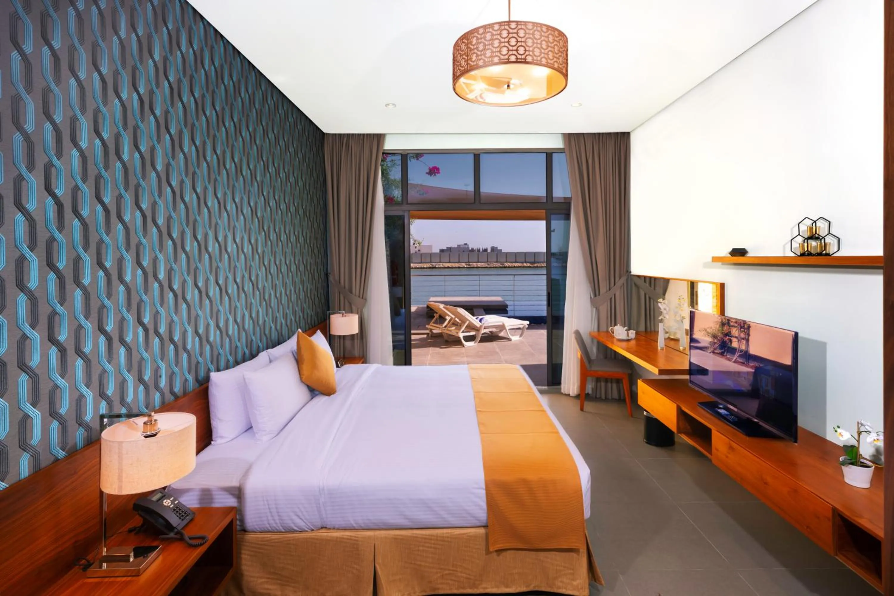 Patio, Bed in Jaw Resort & Spa