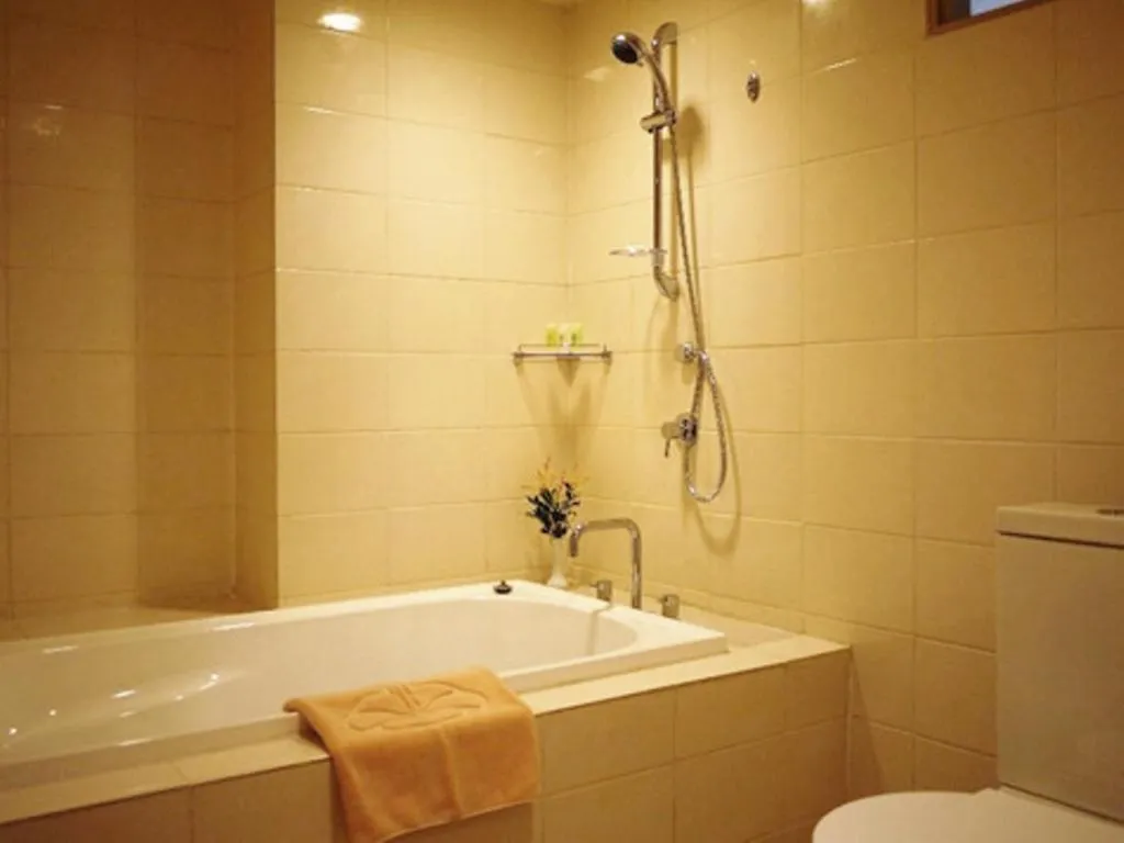 Bathroom in Solomon Kitano Mendana Hotel