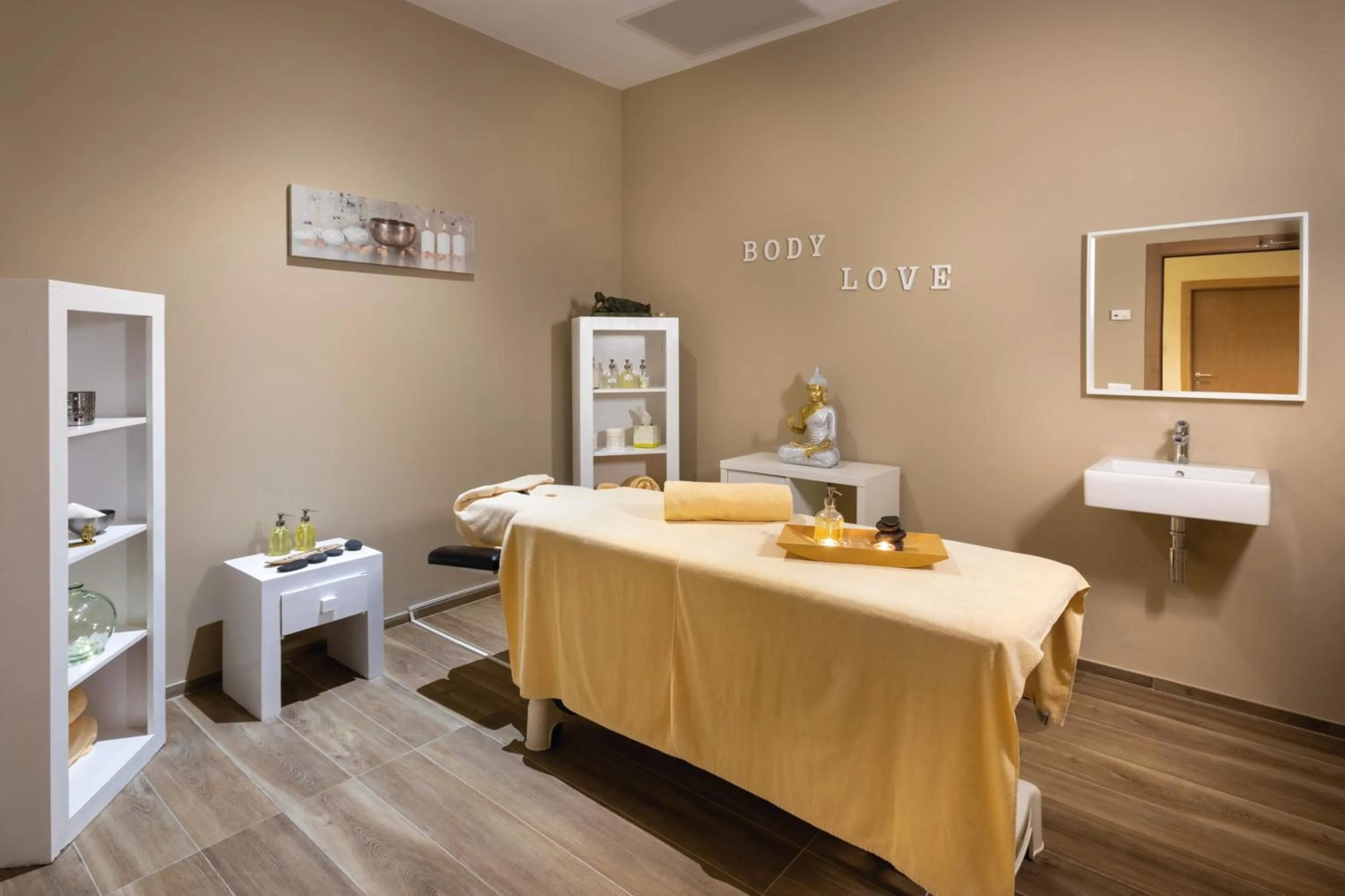 Massage in Hotel Riu Paraiso Lanzarote - All Inclusive