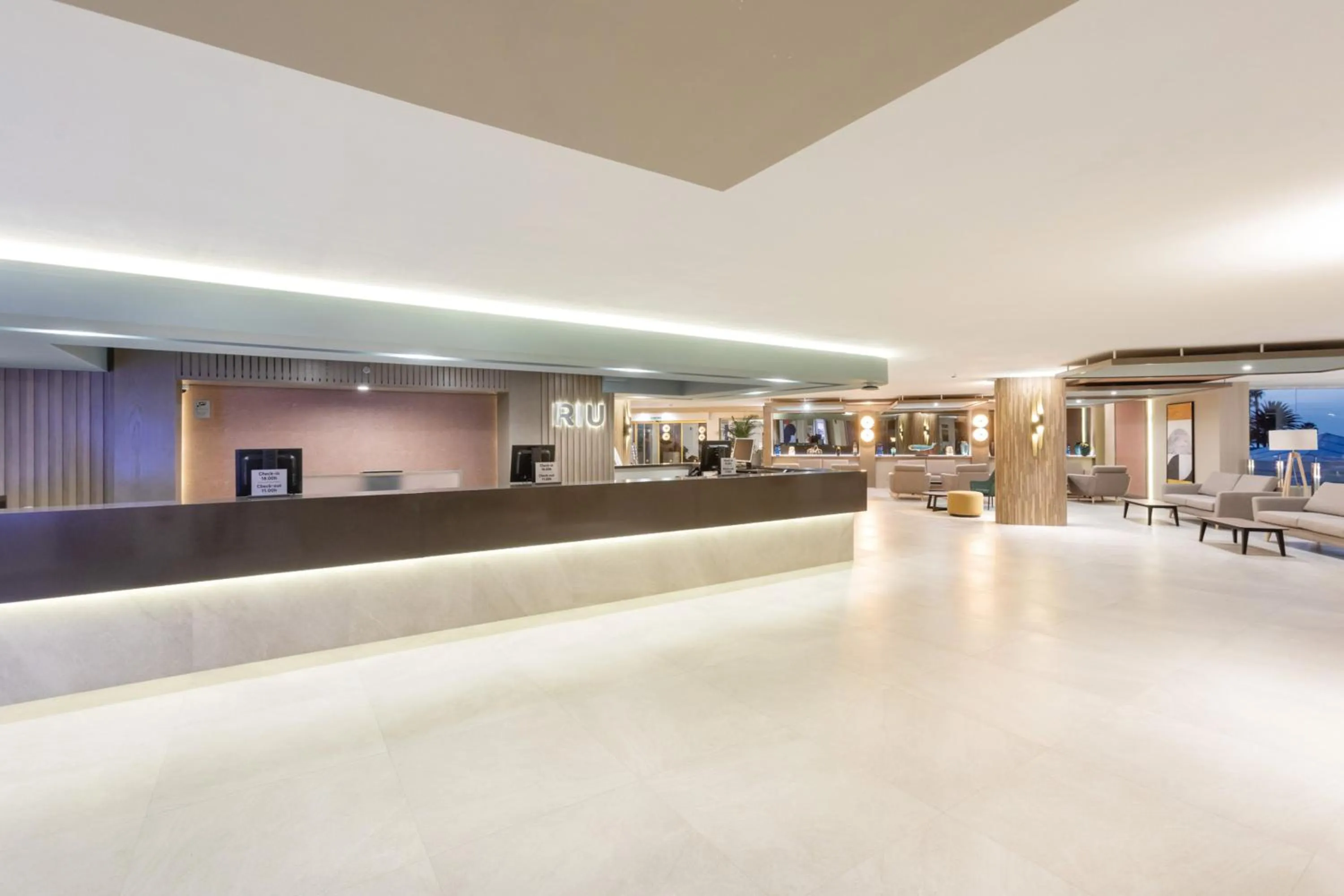 Lobby or reception in Hotel Riu Paraiso Lanzarote - All Inclusive