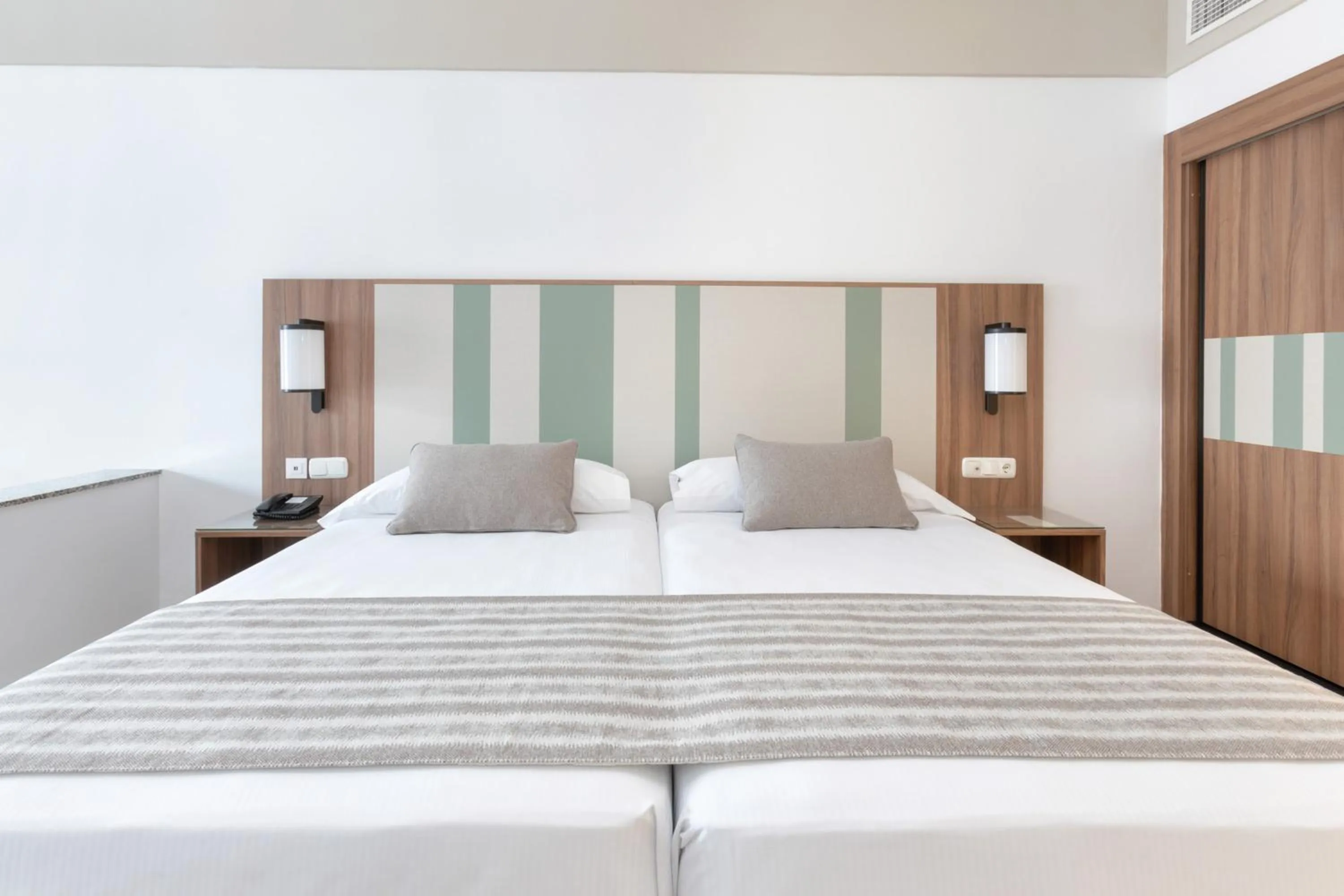 Bed in Hotel Riu Paraiso Lanzarote - All Inclusive