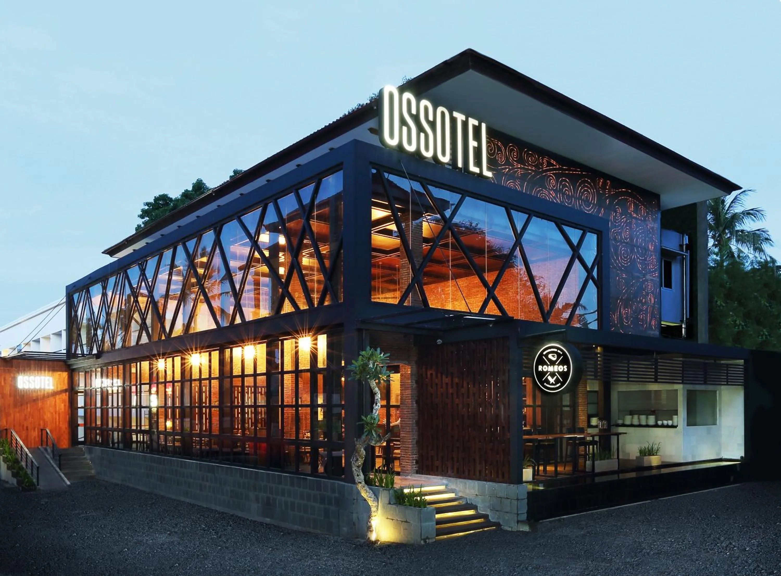 Restaurant/places to eat in Ossotel Legian