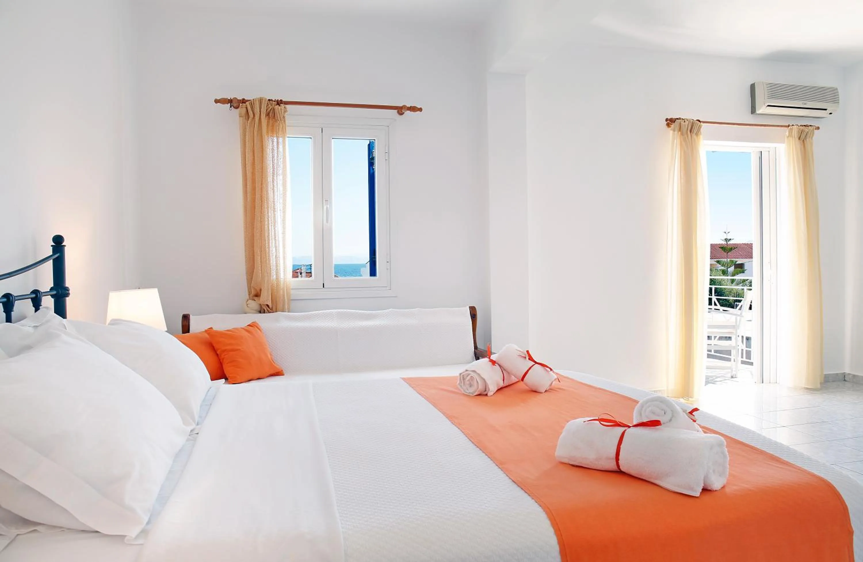 Sea view, Bed in Agistri Apartments