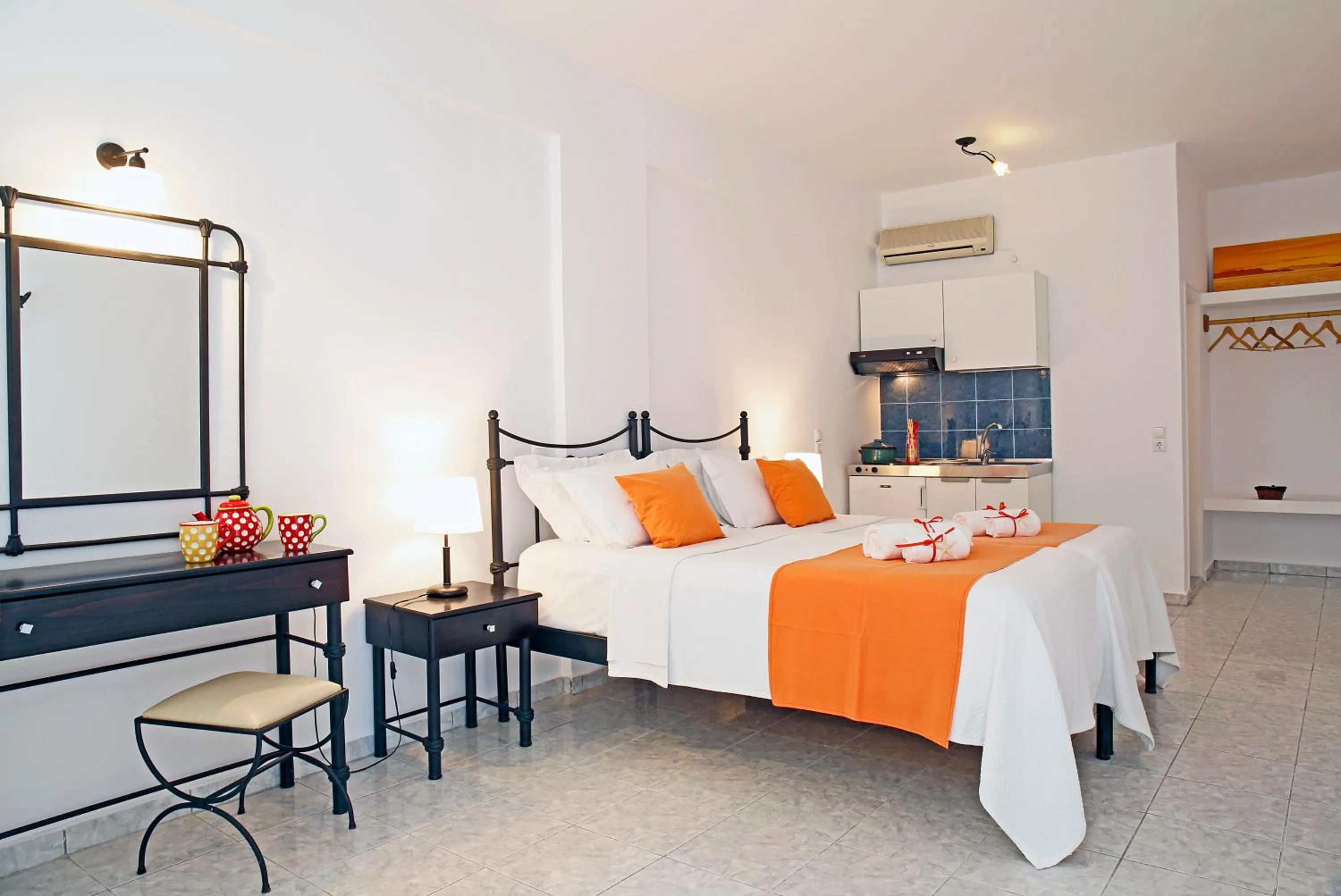 Photo of the whole room, Bed in Agistri Apartments