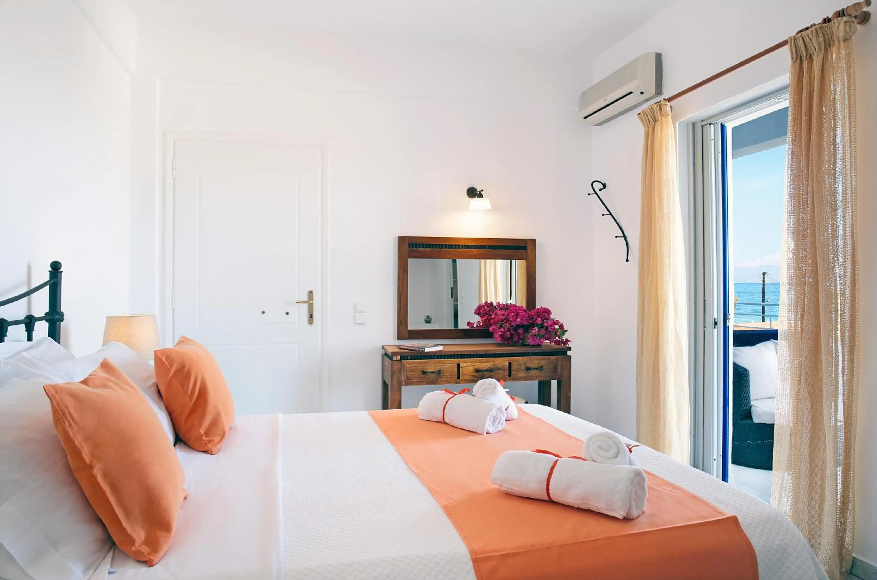 Sea view, Bed in Agistri Apartments