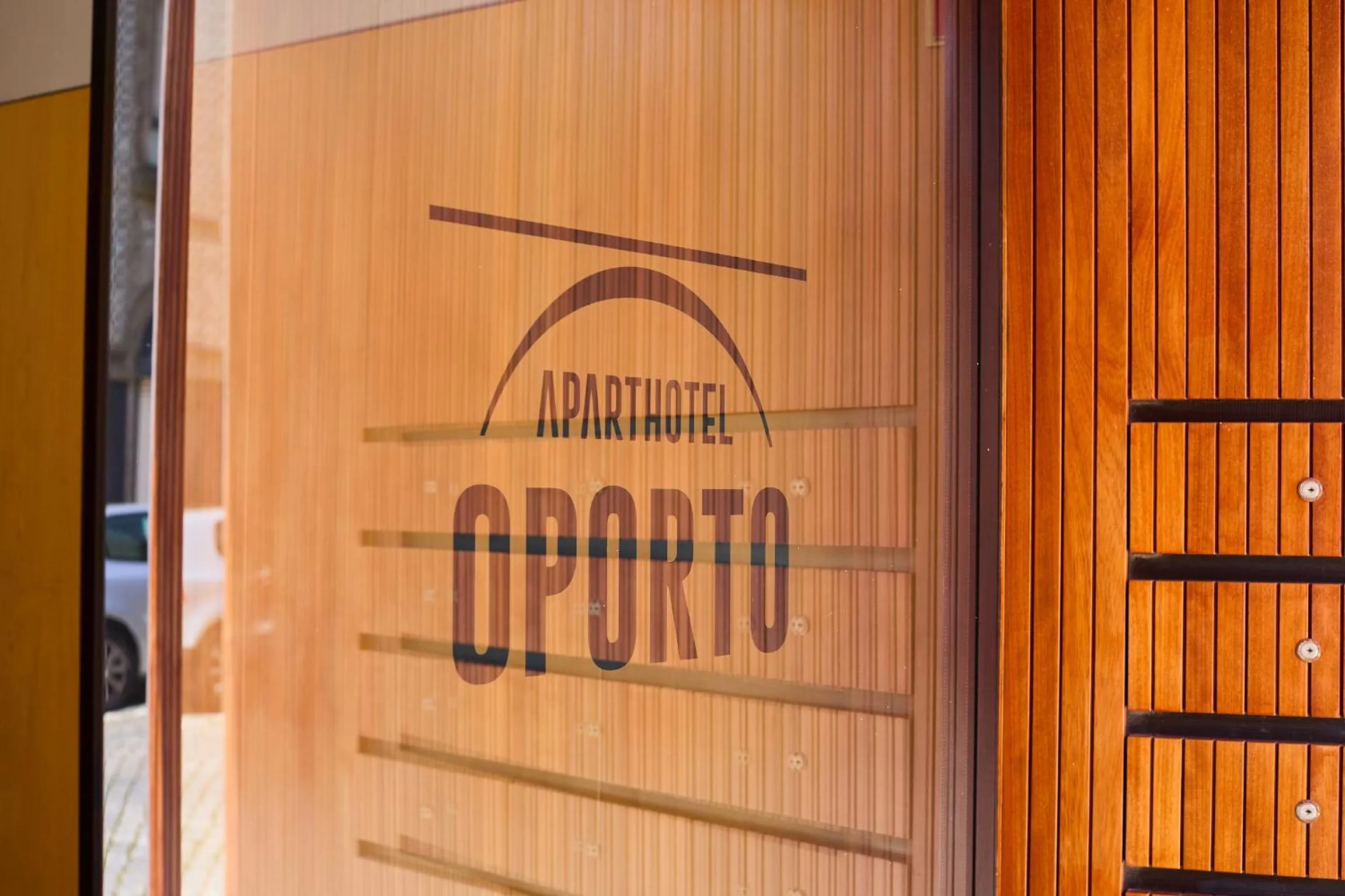 Facade/entrance in Oporto Maison Anselmo