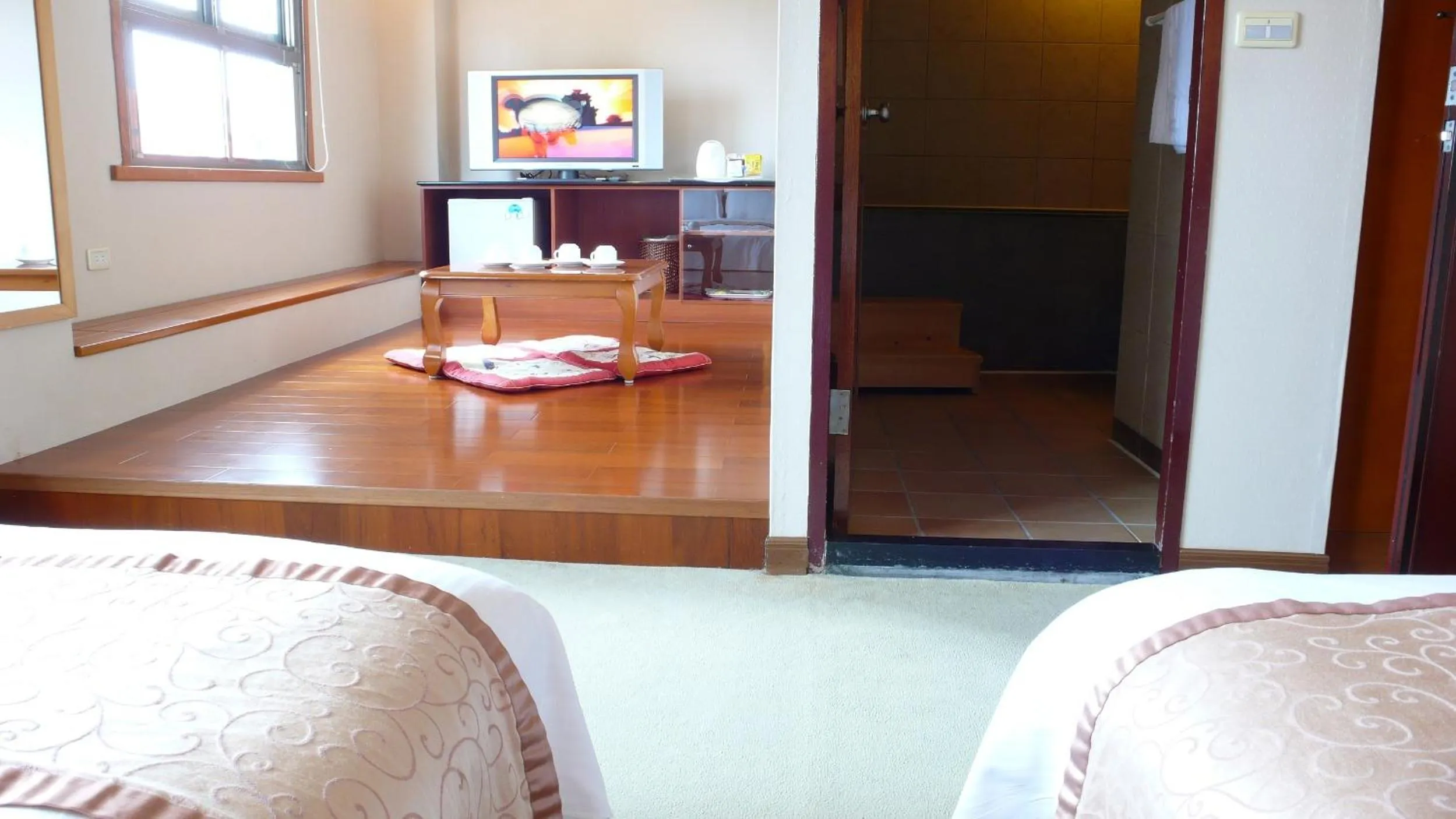 Decorative detail in Tian Long Hotel