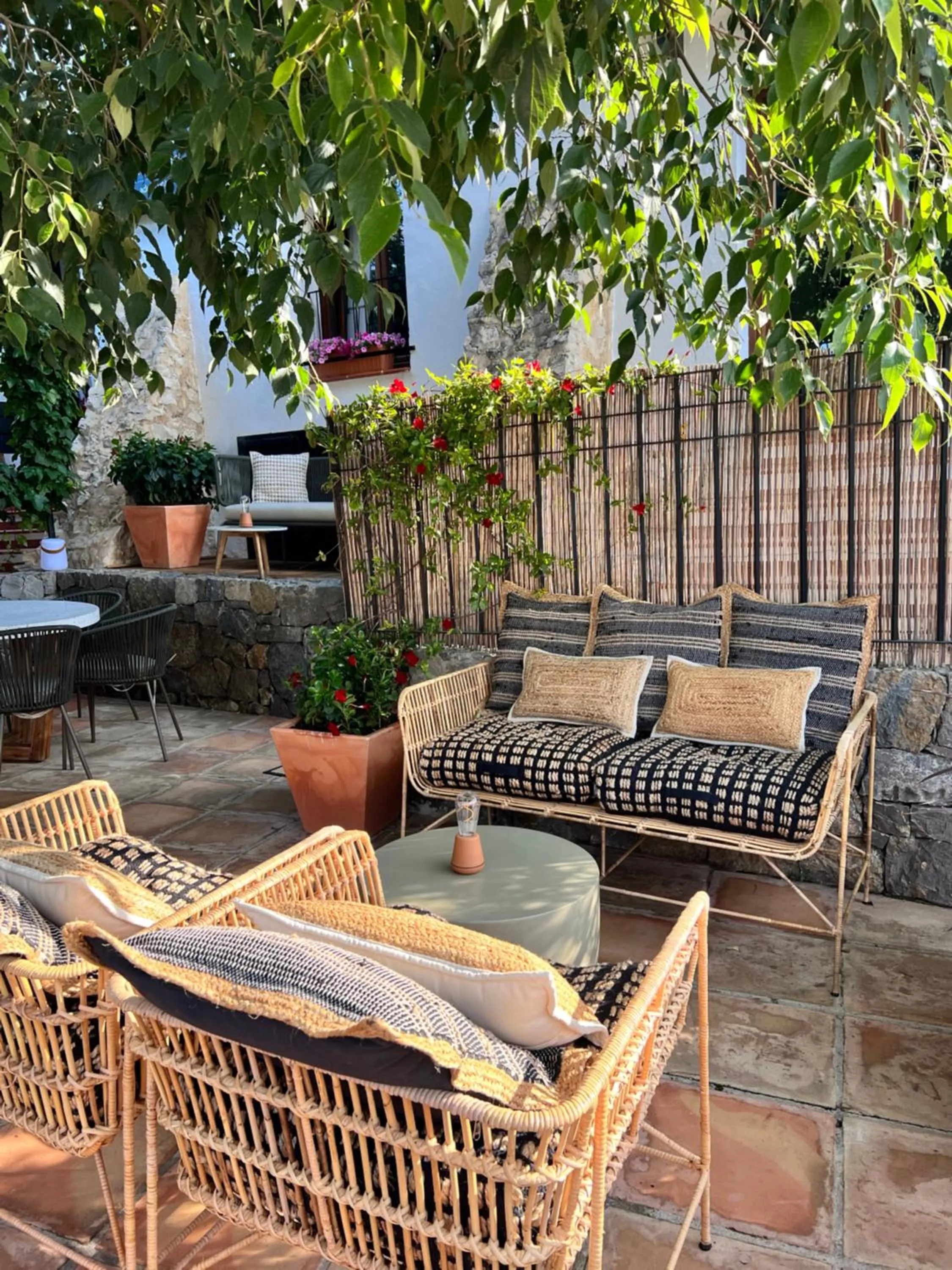 Lounge or bar in Hostal del vino LA COSTERA