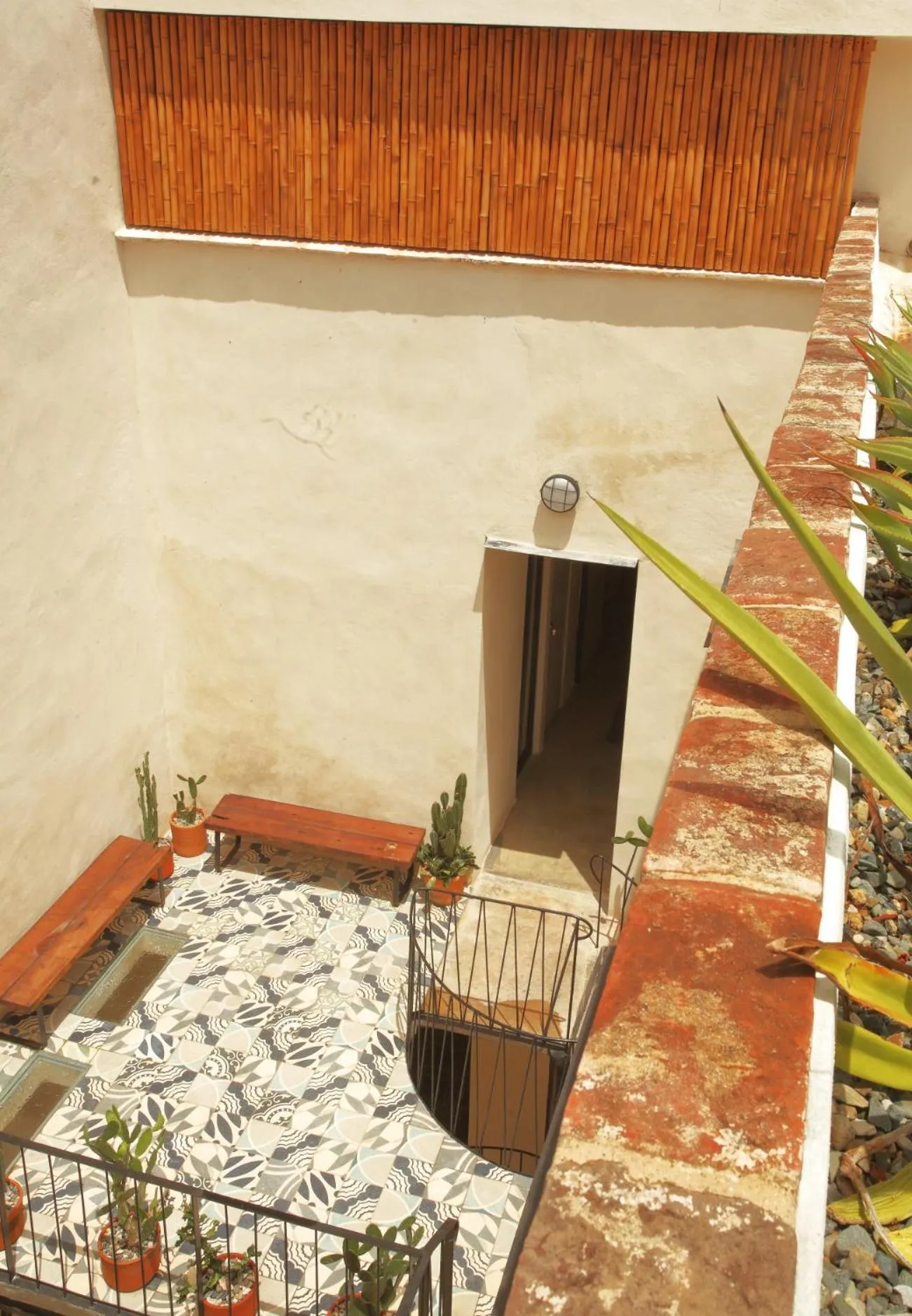 Property building in FIXIE LOFTS - Colonial Villa Suites with Pool