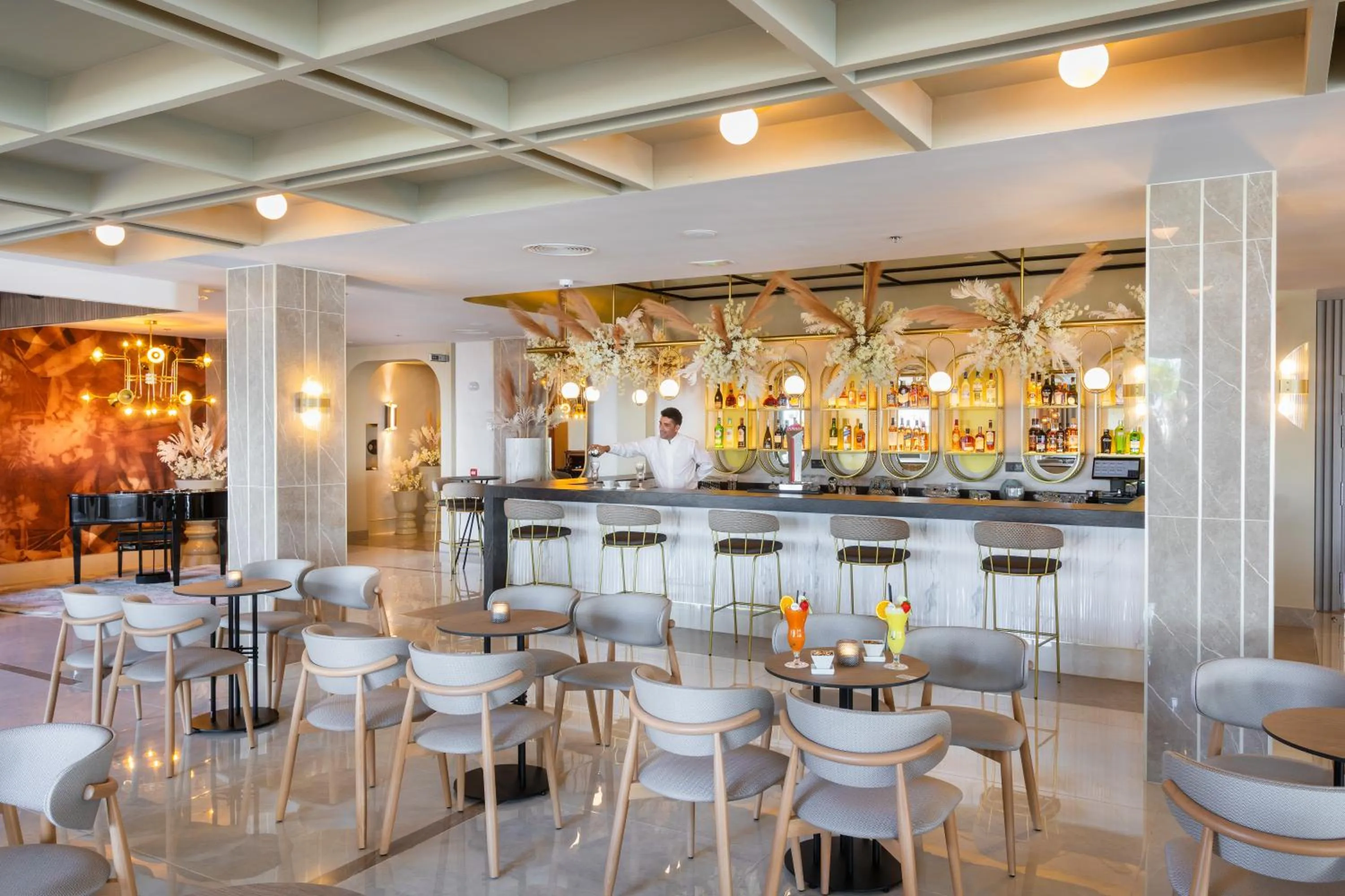 Lounge or bar in Hotel Riu Palace Calypso - Adults Only
