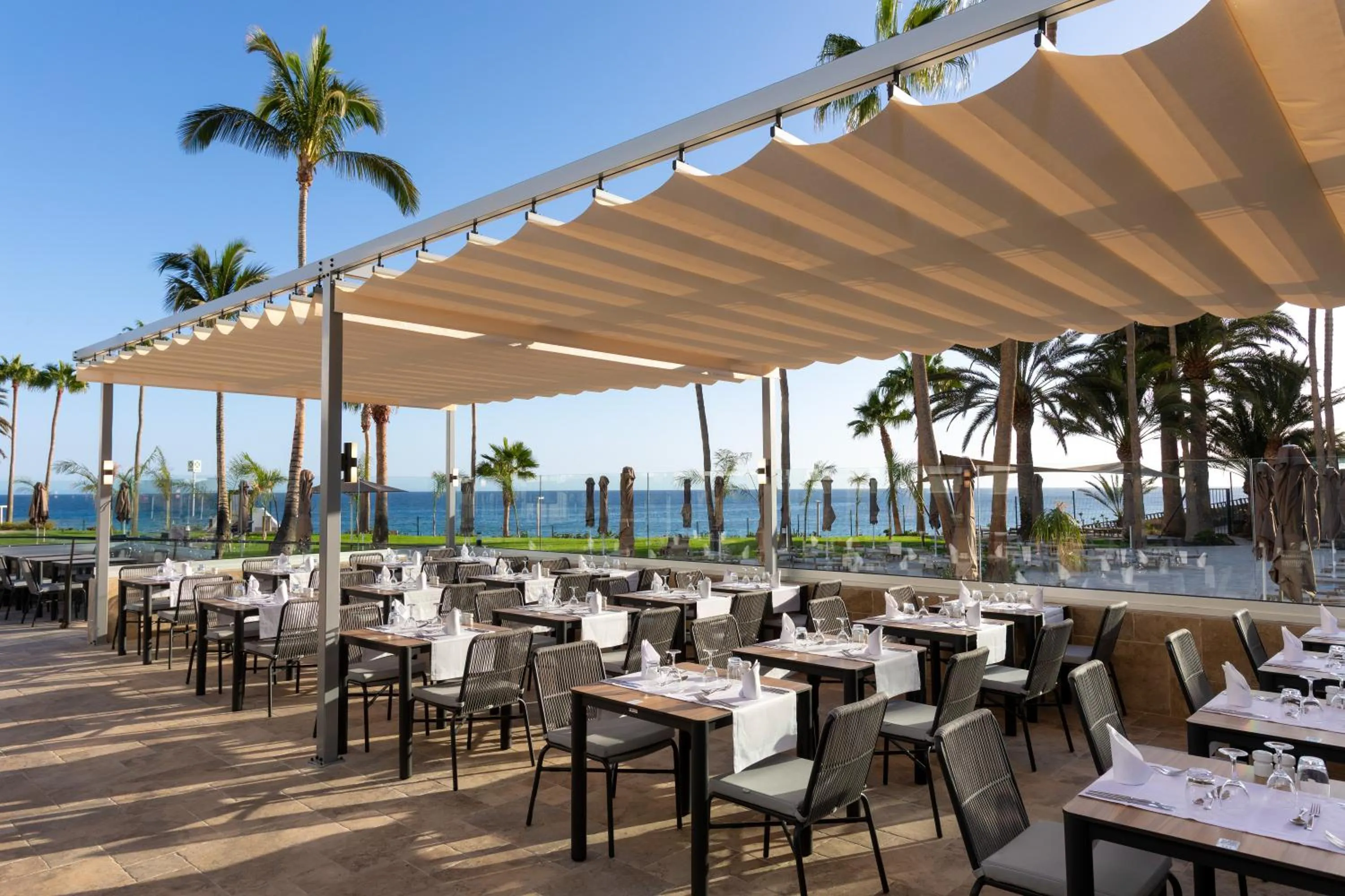 Dining area in Hotel Riu Palace Calypso - Adults Only