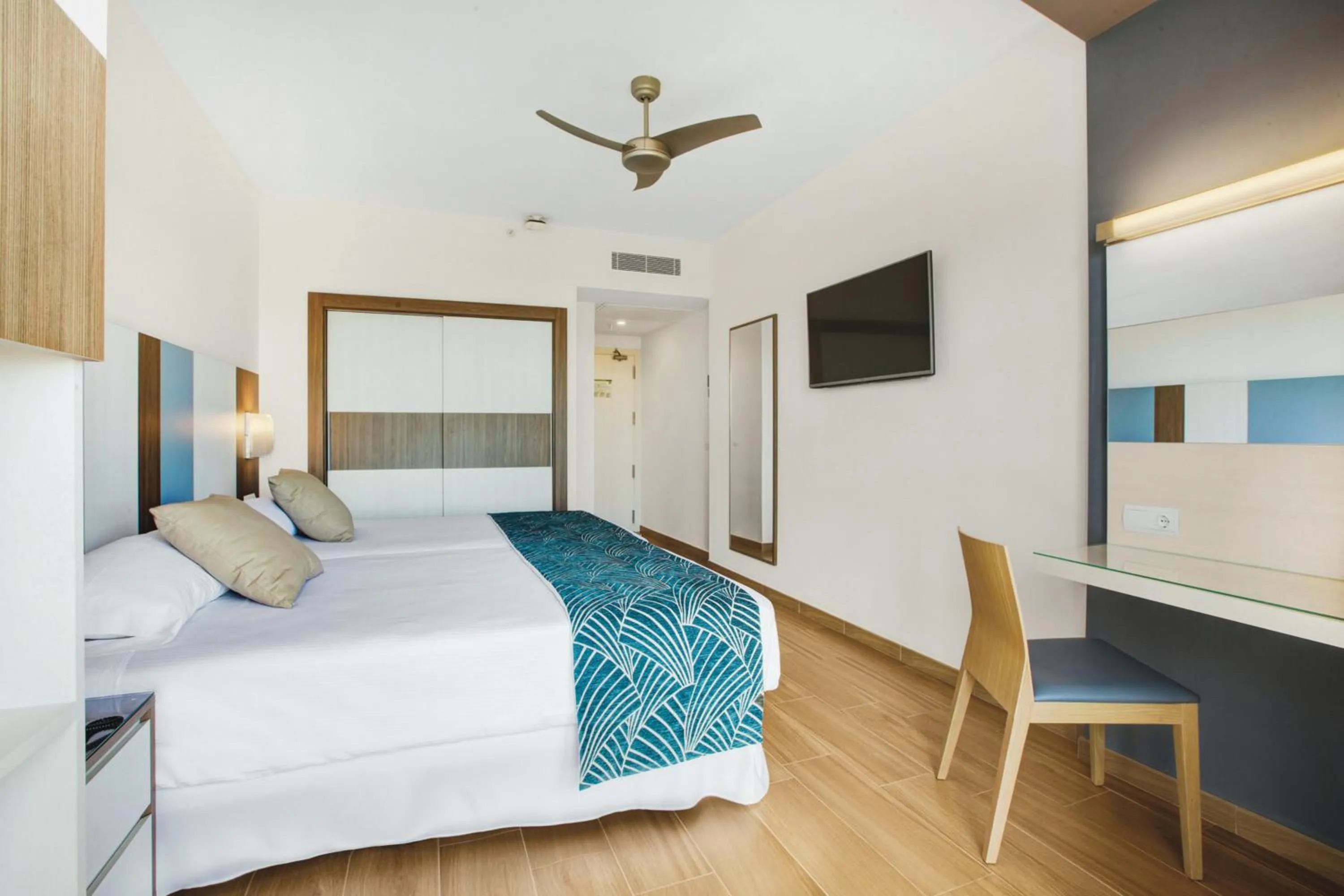 Bed in Hotel Riu Festival