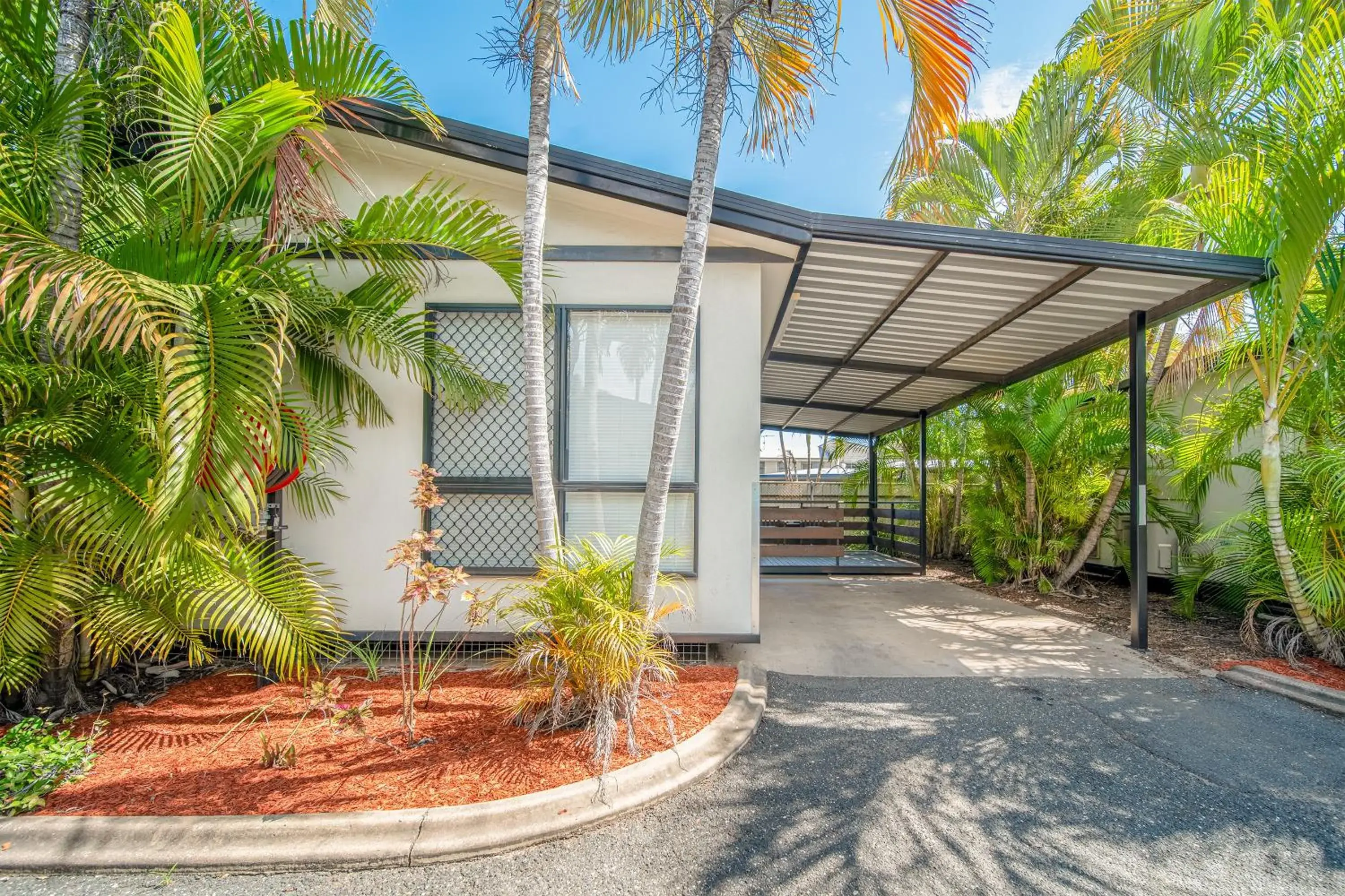 Executive One-bedroom Spa Apartments in Emerald Motel Apartments Executive One-bedroom Spa Apartments in Emerald Motel Apartments