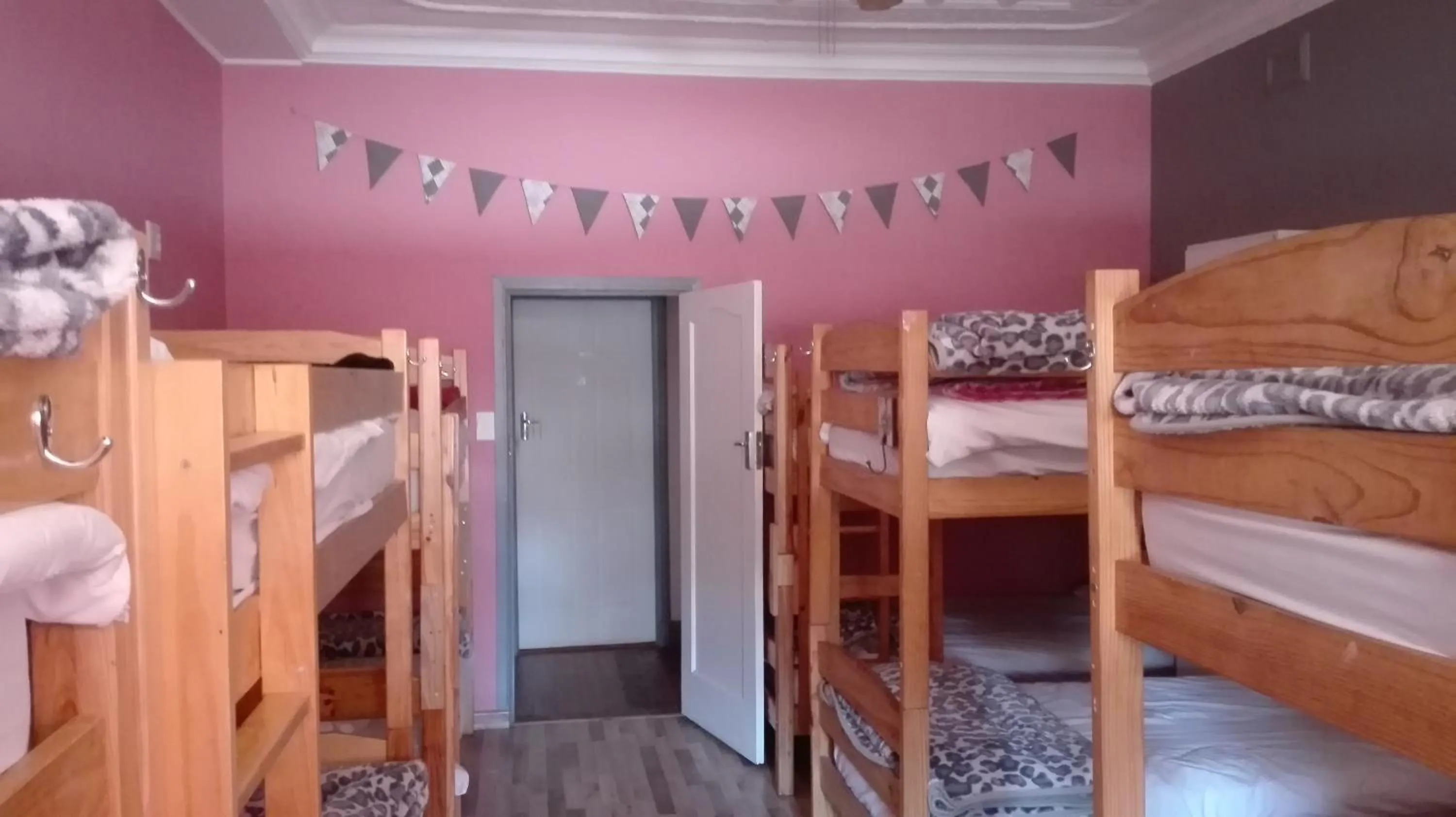 bunk bed, Bed in Melville House