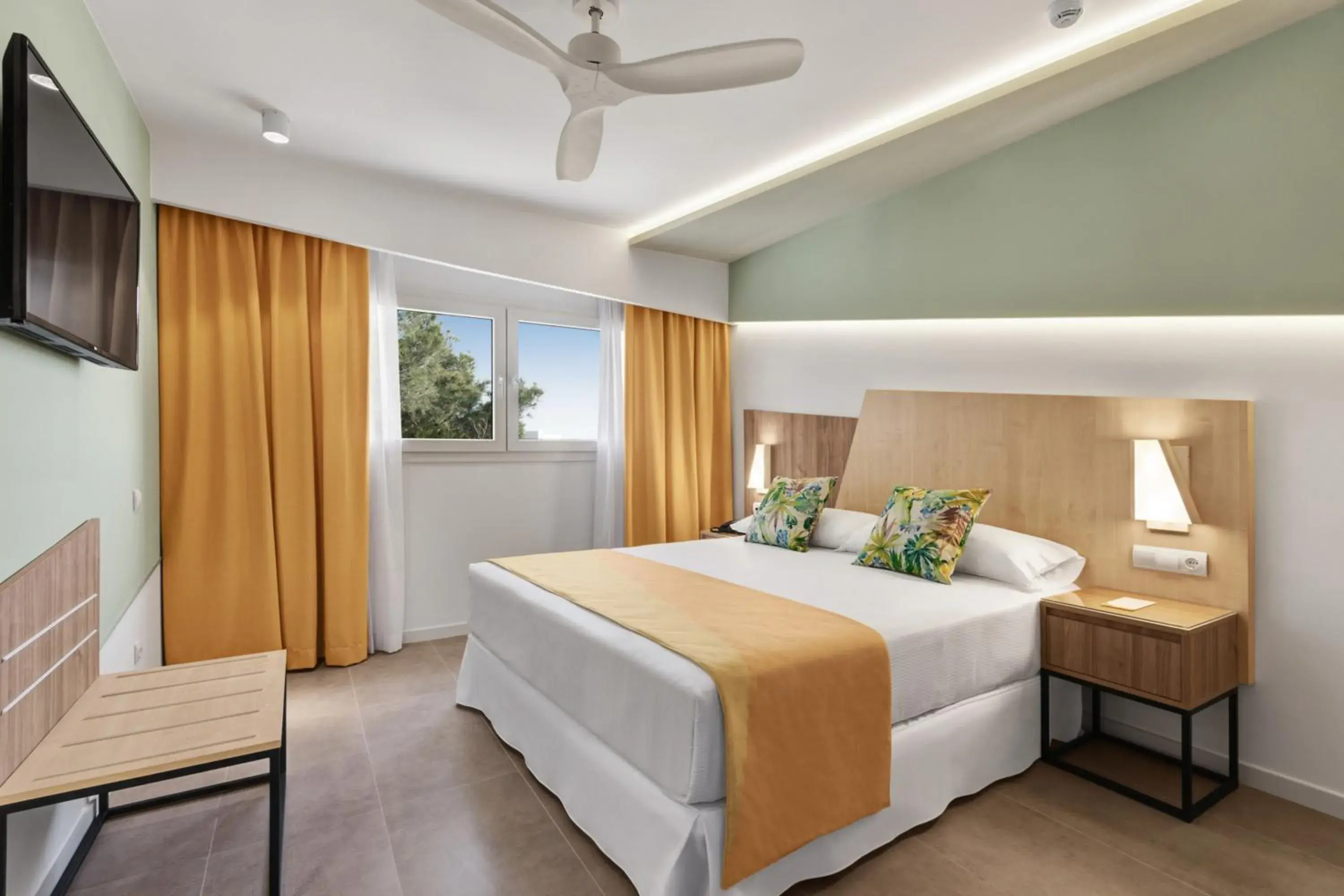 Superior Double Room - single occupancy in Hotel Riu Playa Park - 0'0 All Inclusive Superior Double Room - single occupancy in Hotel Riu Playa Park - 0'0 All Inclusive