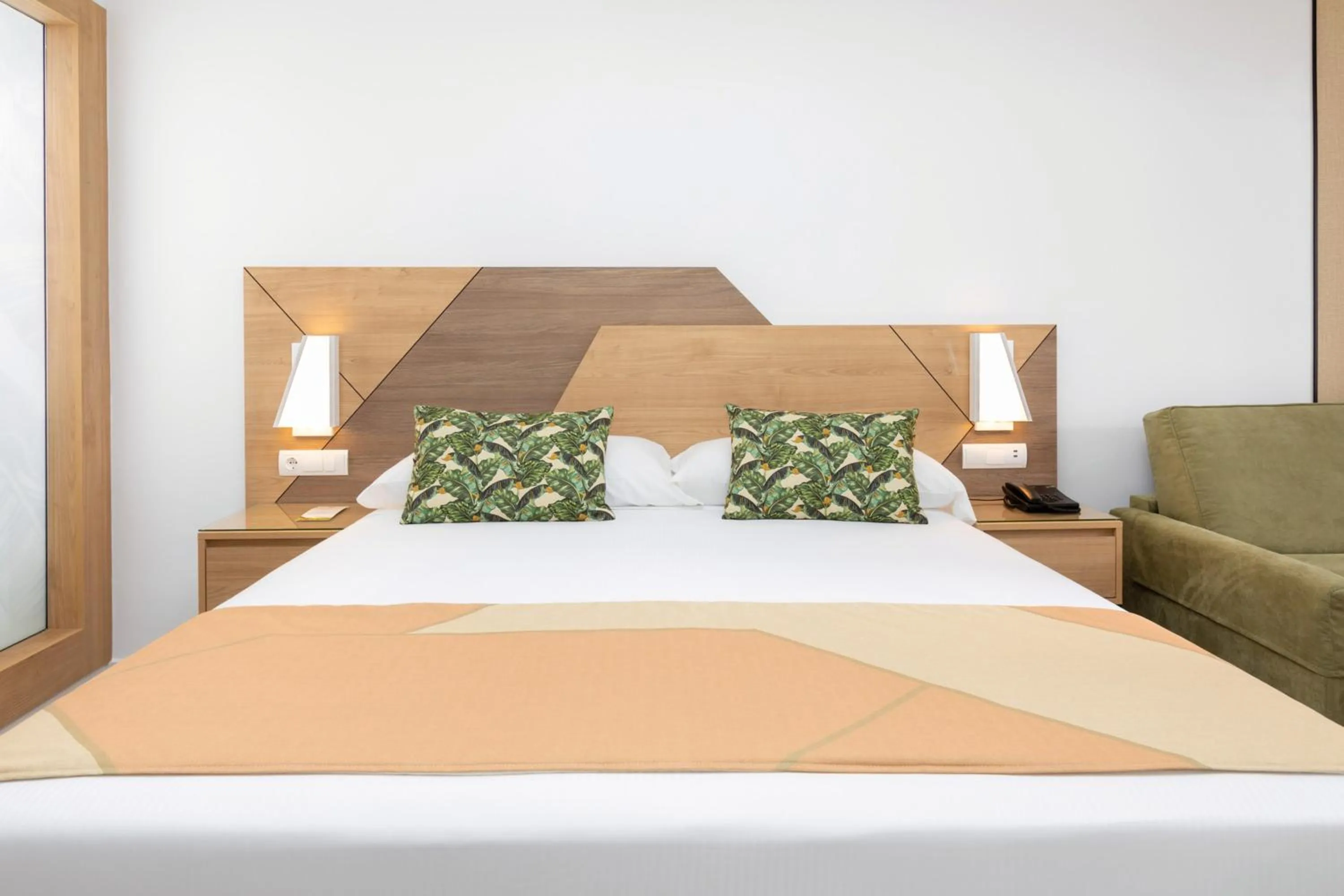 Bed in Hotel Riu Buenavista - All Inclusive