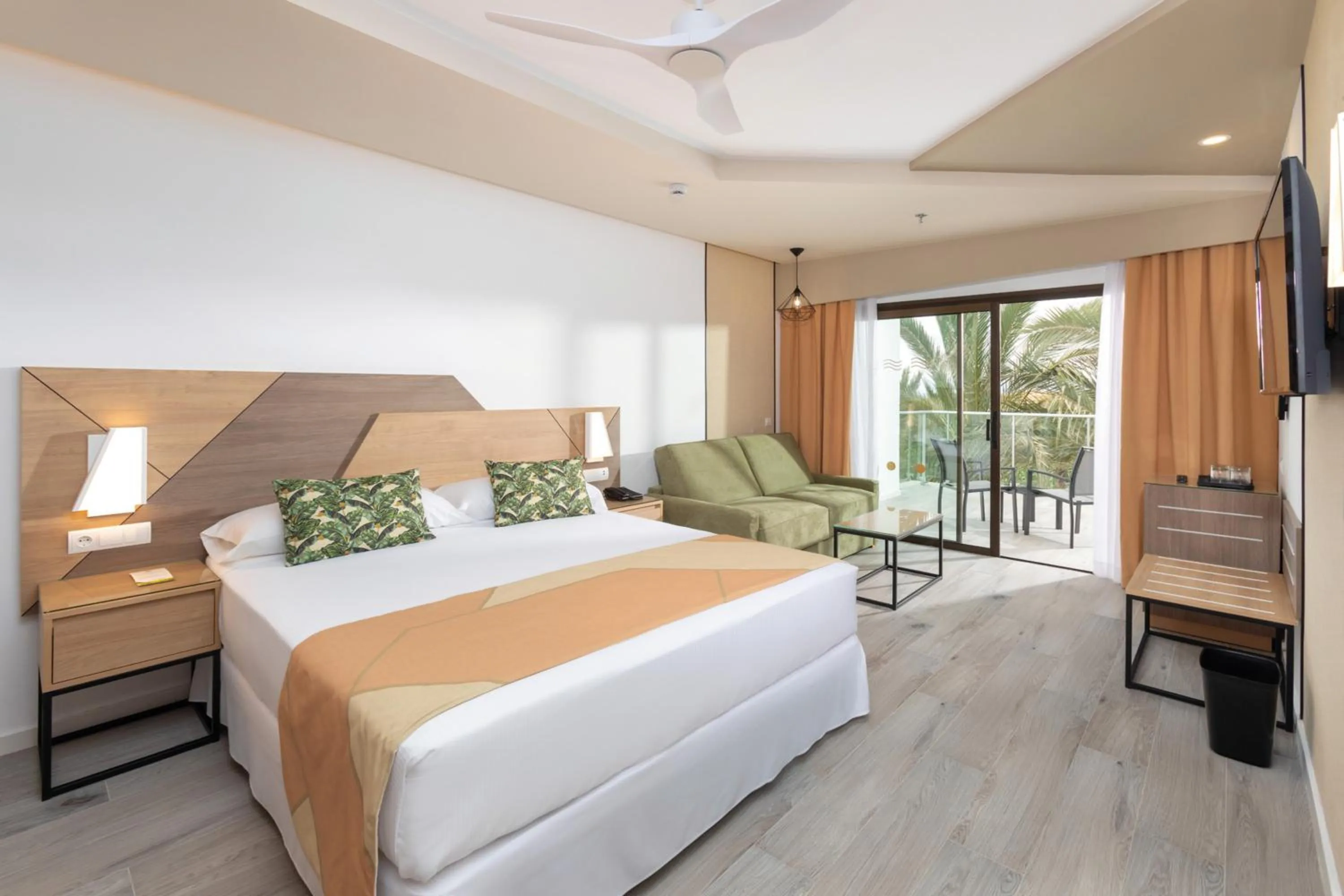 Bed in Hotel Riu Buenavista - All Inclusive