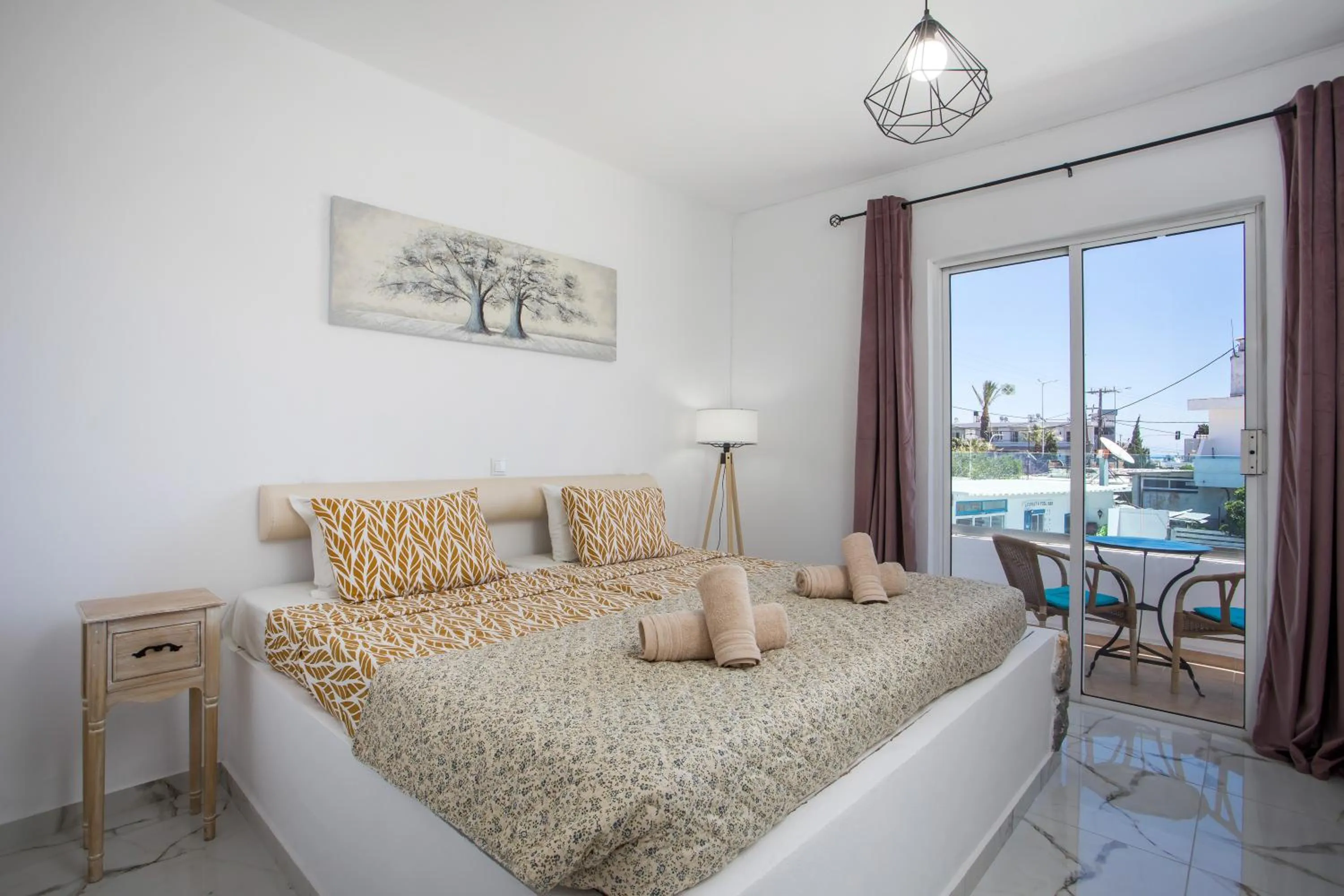 Bed in Lisabeth Apartments