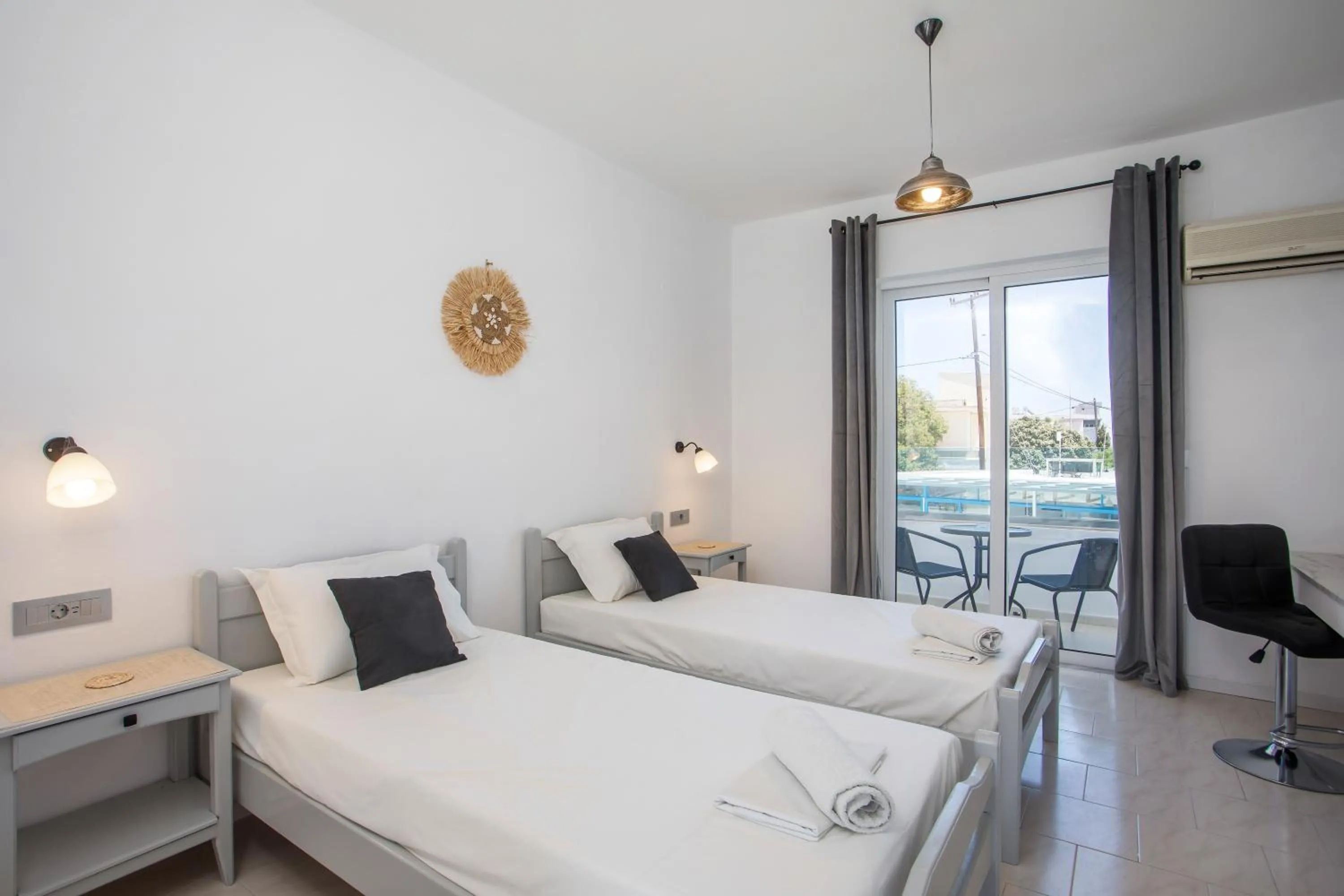 Bed in Lisabeth Apartments