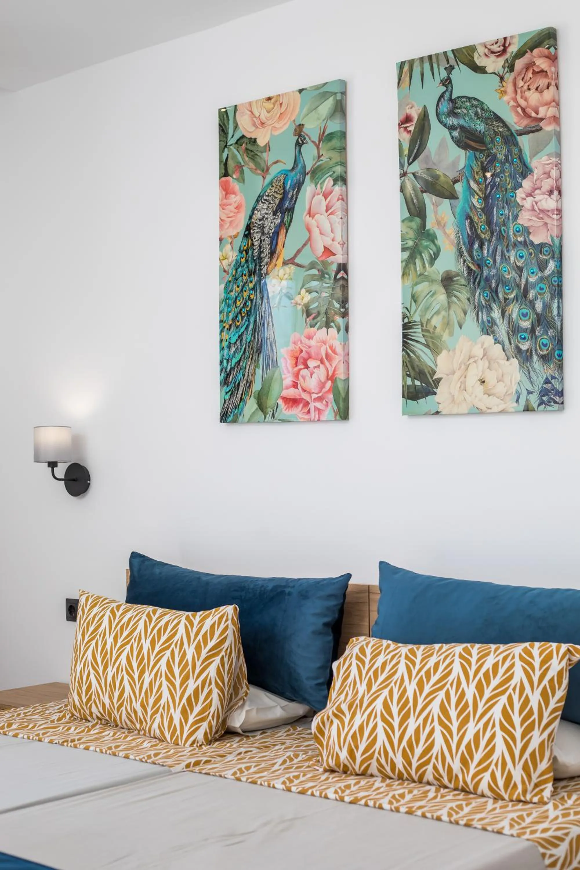 Bed in Lisabeth Apartments