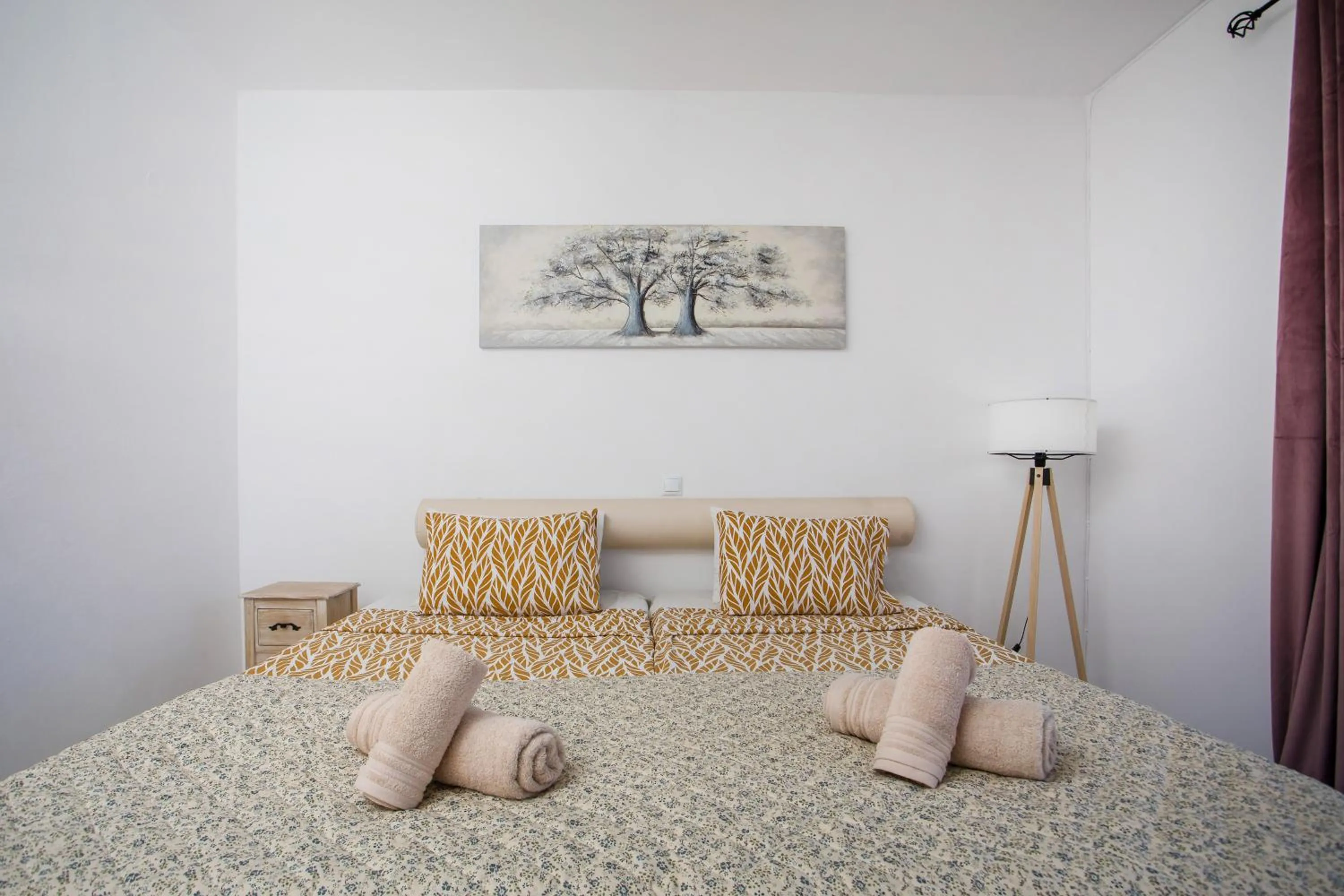 Bed in Lisabeth Apartments