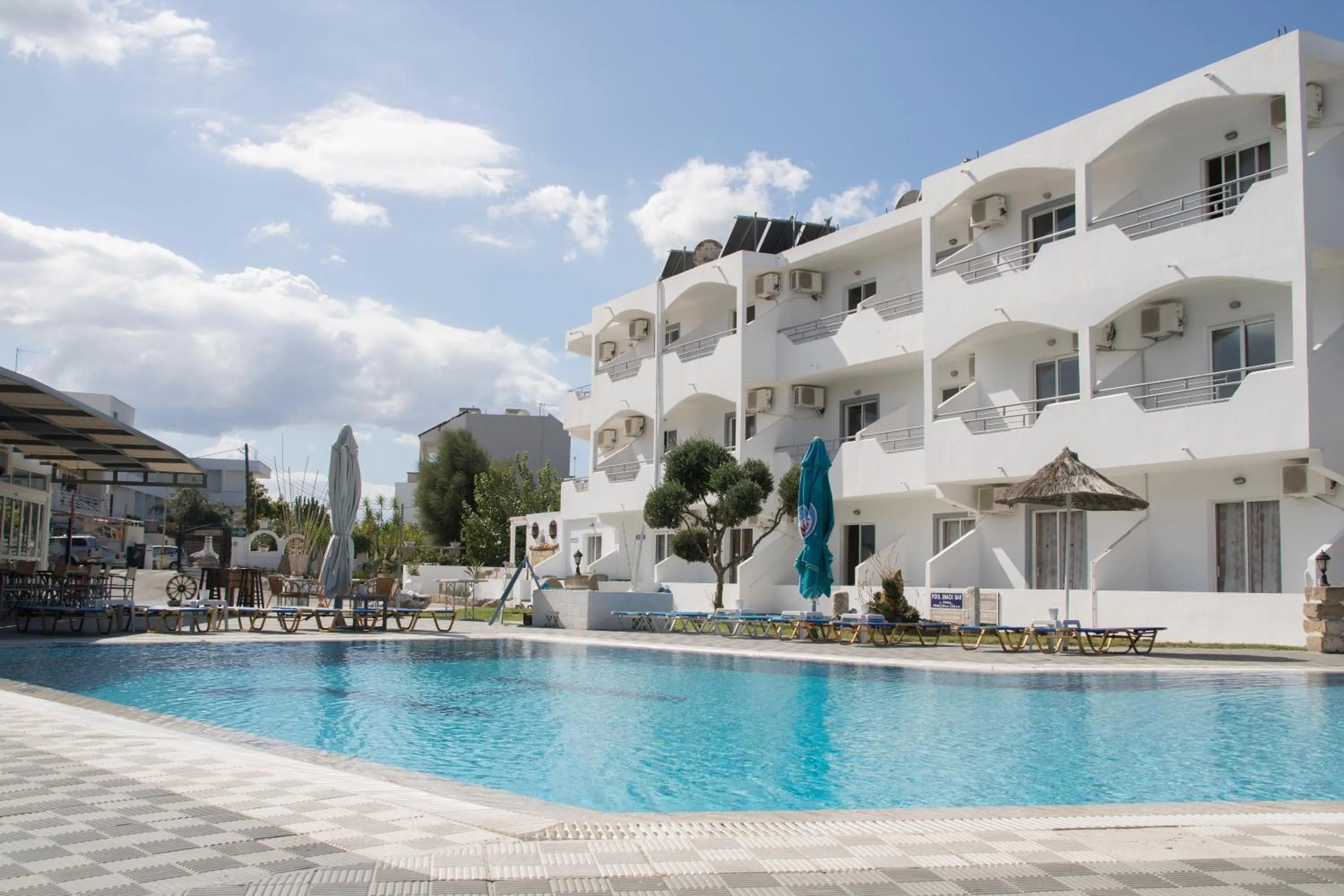 Facade/entrance in Lisabeth Apartments