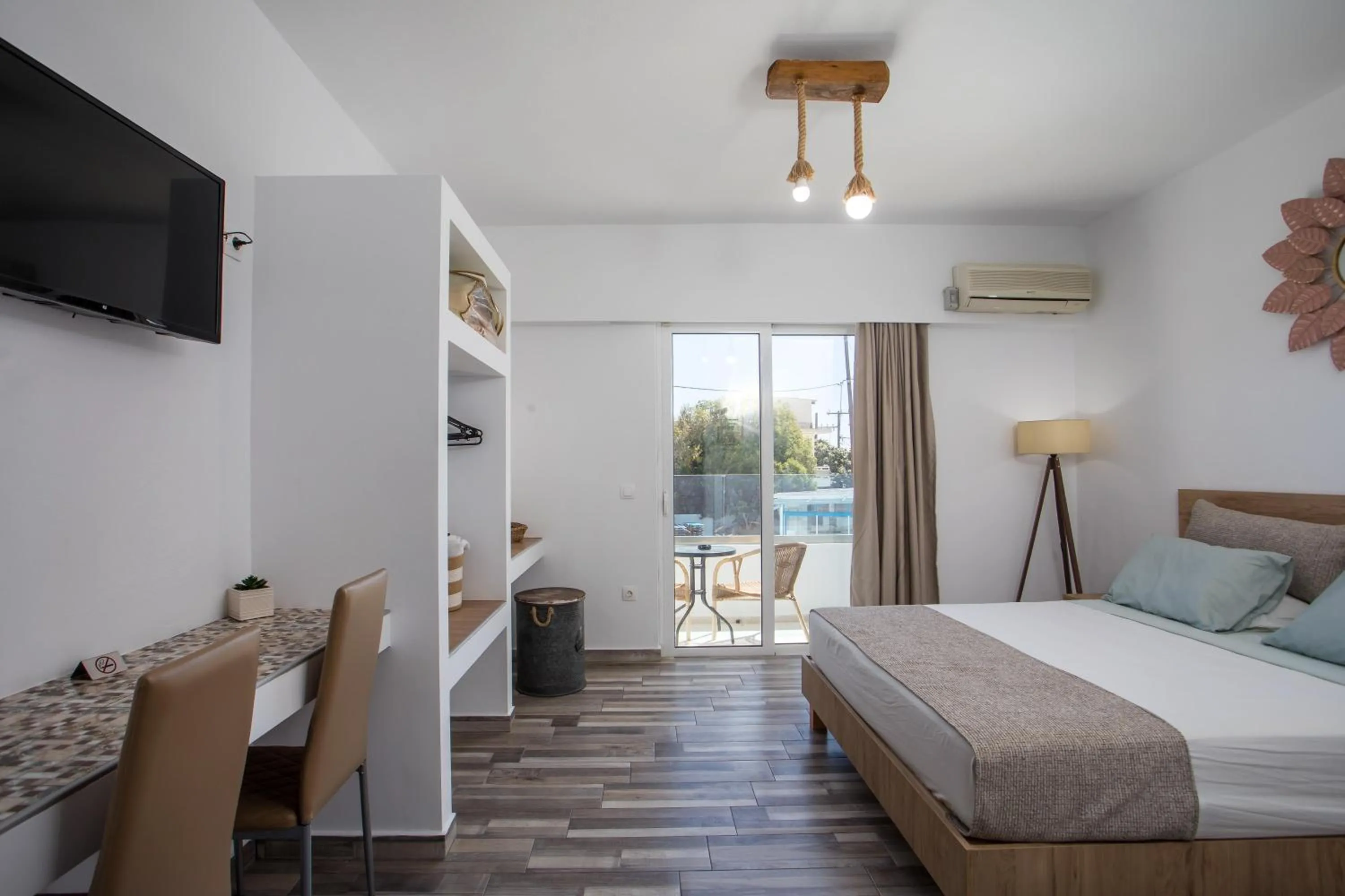 Bedroom, Bed in Lisabeth Apartments