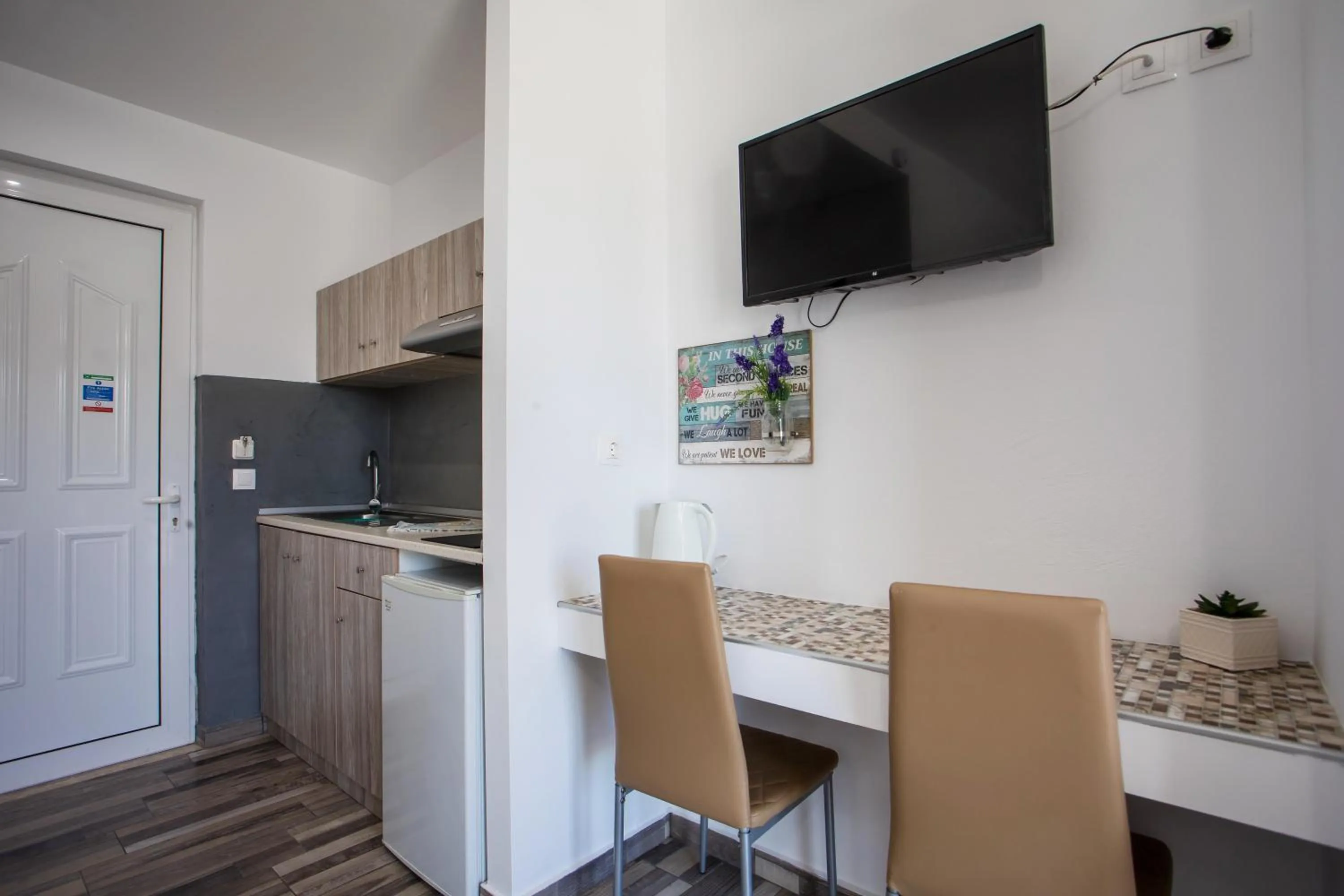 TV and multimedia in Lisabeth Apartments