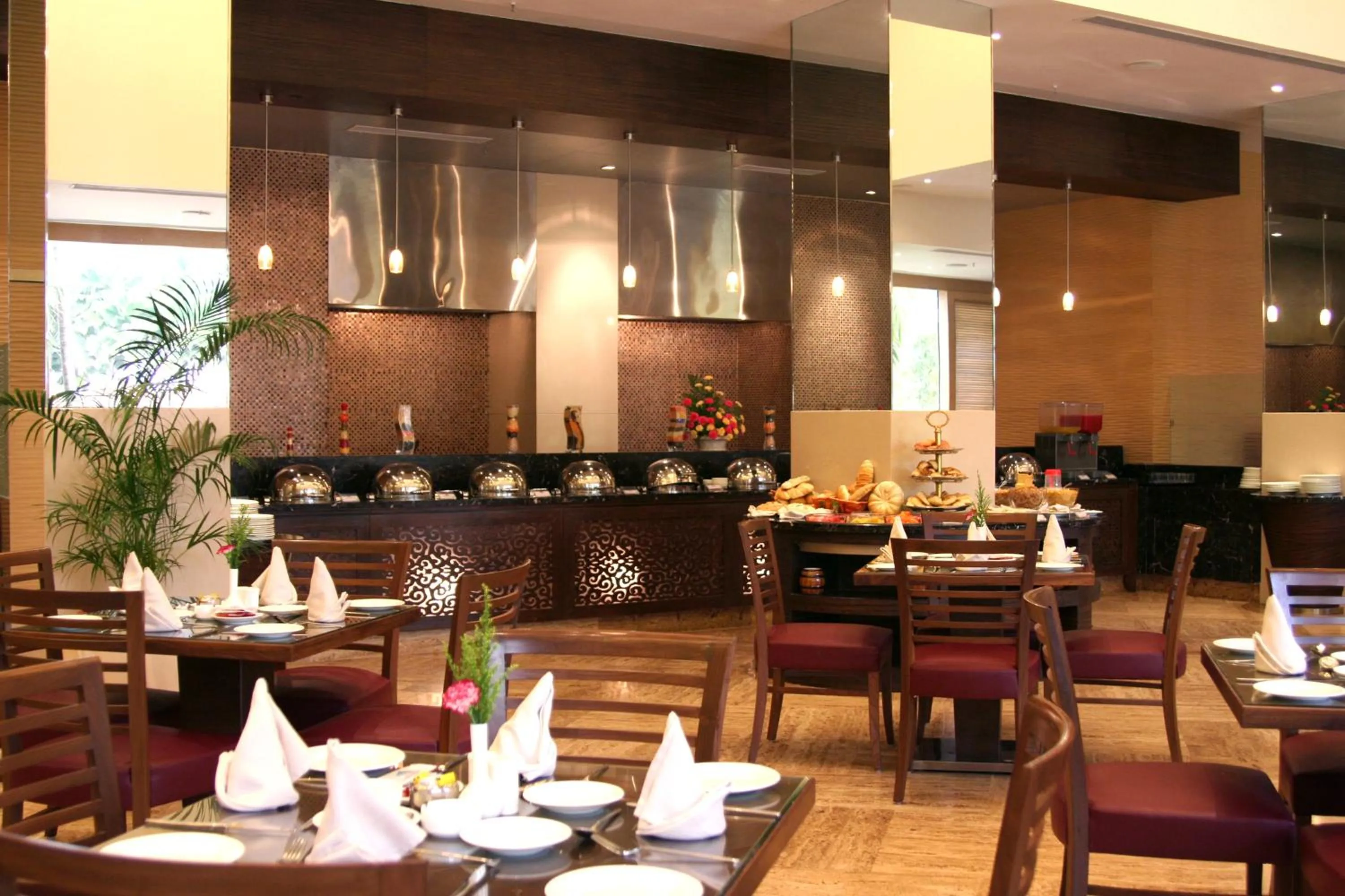 Meeting/conference room in The Retreat Hotel & Convention Centre