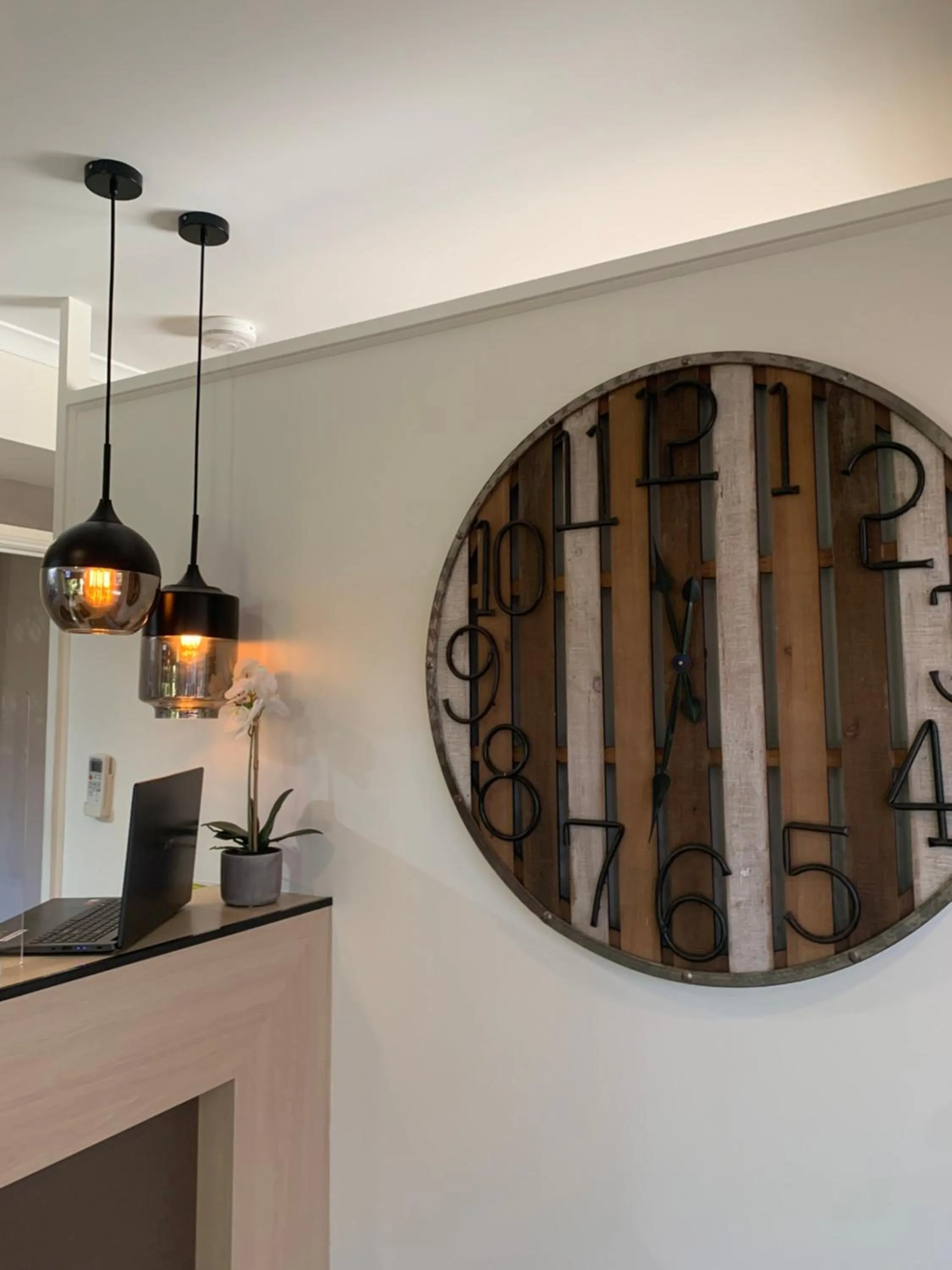 Lobby or reception in Blazing Stump Motel & Suites