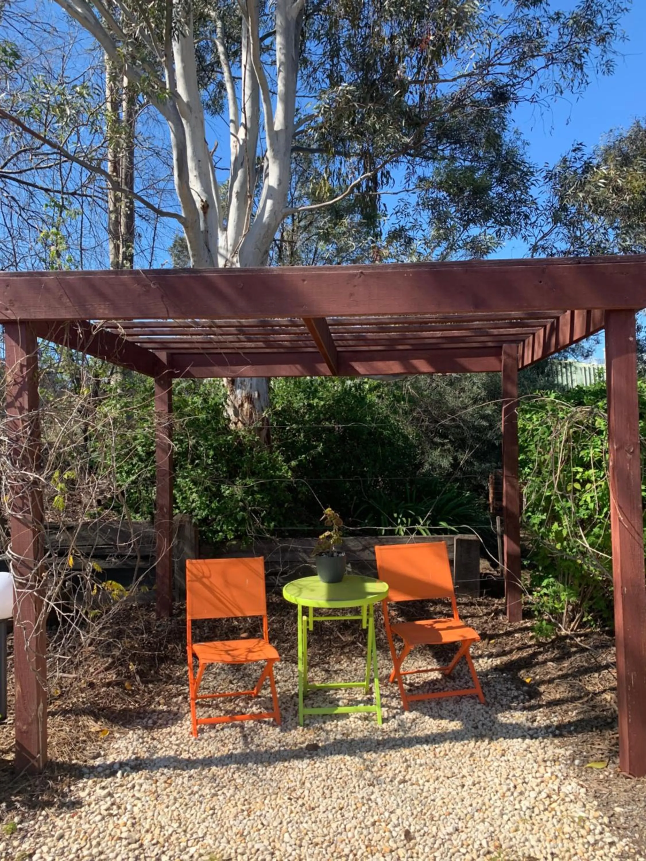 Seating area in Blazing Stump Motel & Suites