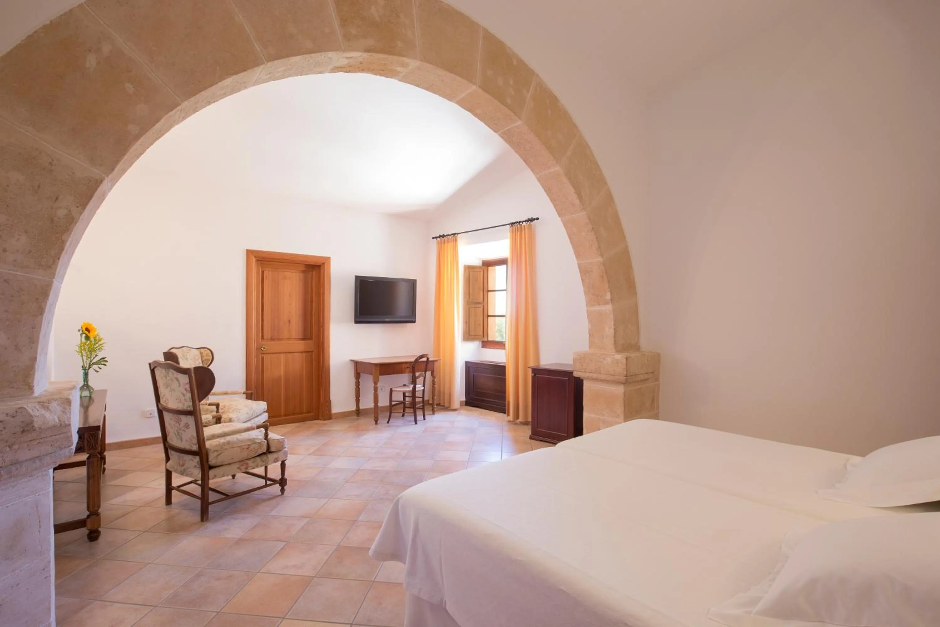 Photo of the whole room, Bed in Hotel Son Cosmet