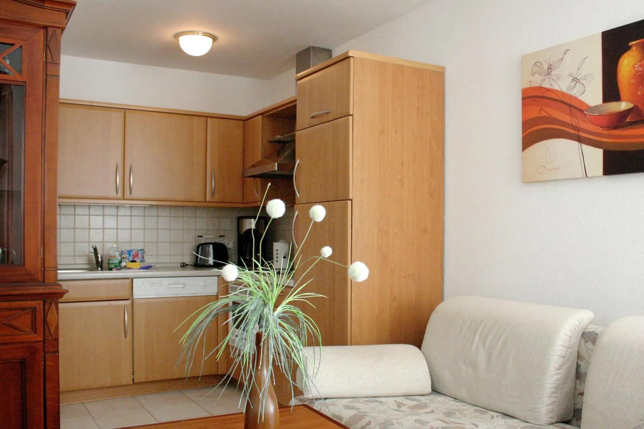 Kitchen or kitchenette in SEETELHOTEL Ostseeresidenz Bansin mit Pool und unmittelbarer Strandnähe