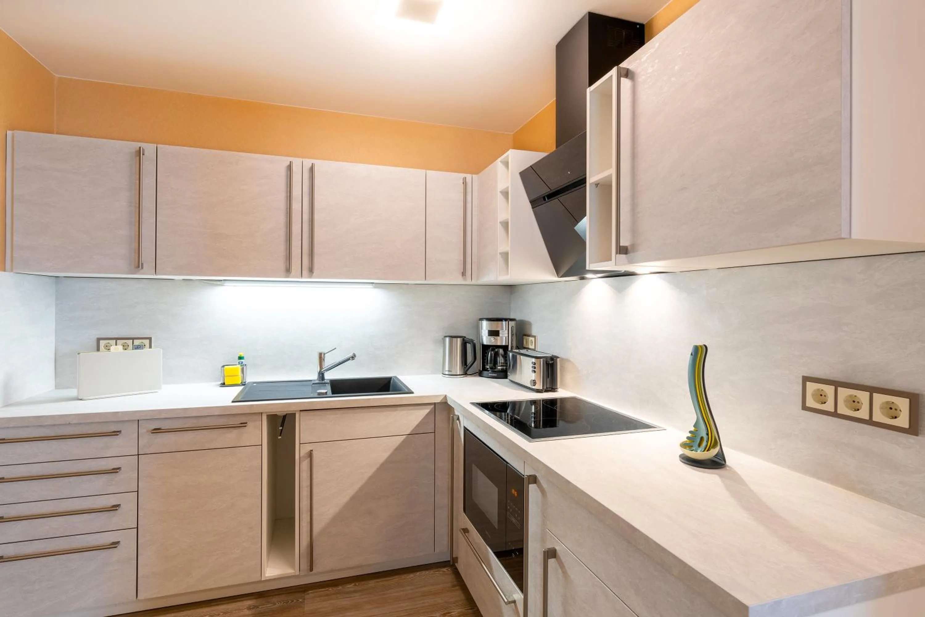 kitchen in SEETELHOTEL Ostseeresidenz Bansin mit Pool und unmittelbarer Strandnähe