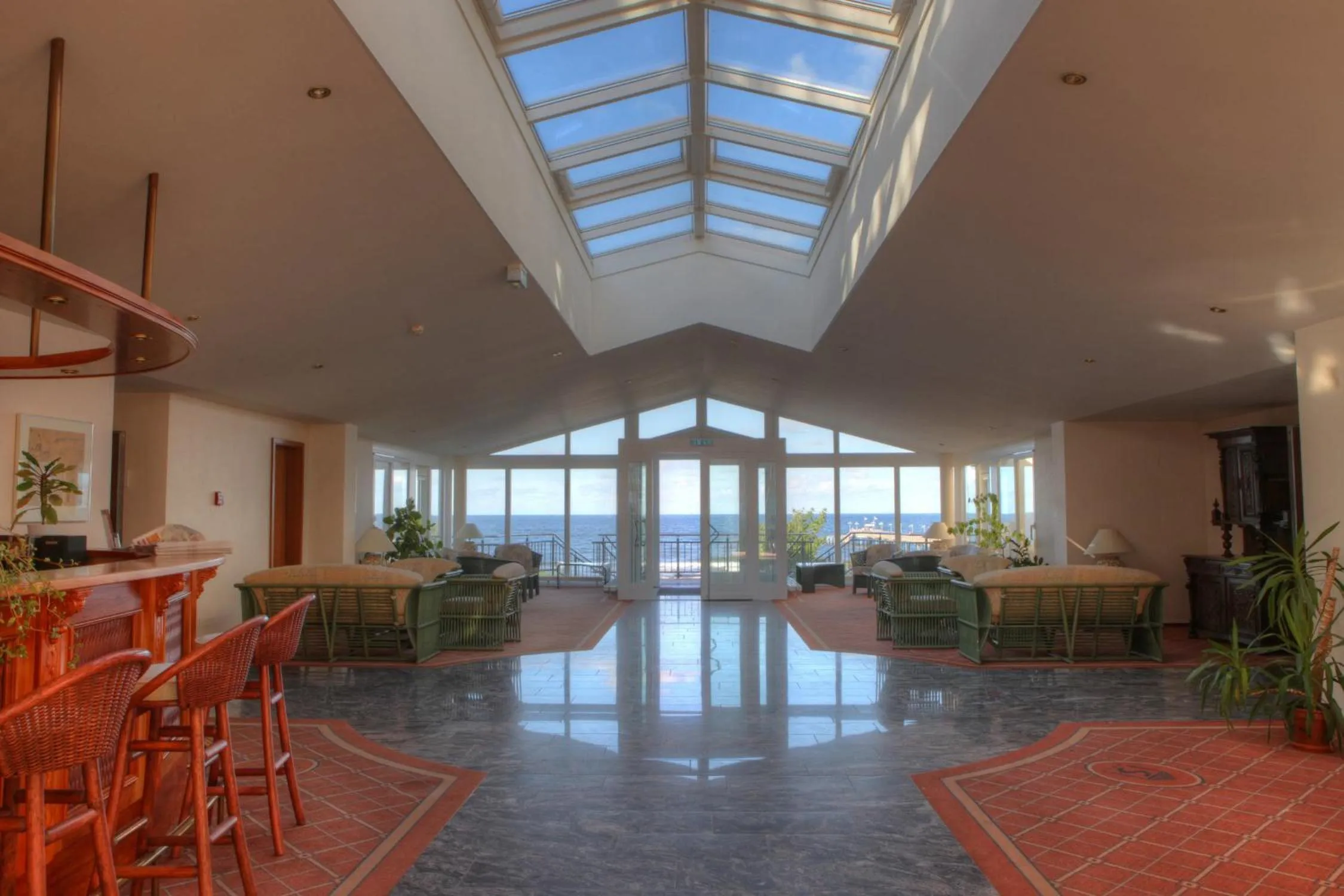 Lobby or reception in SEETELHOTEL Ostseeresidenz Bansin mit Pool und unmittelbarer Strandnähe