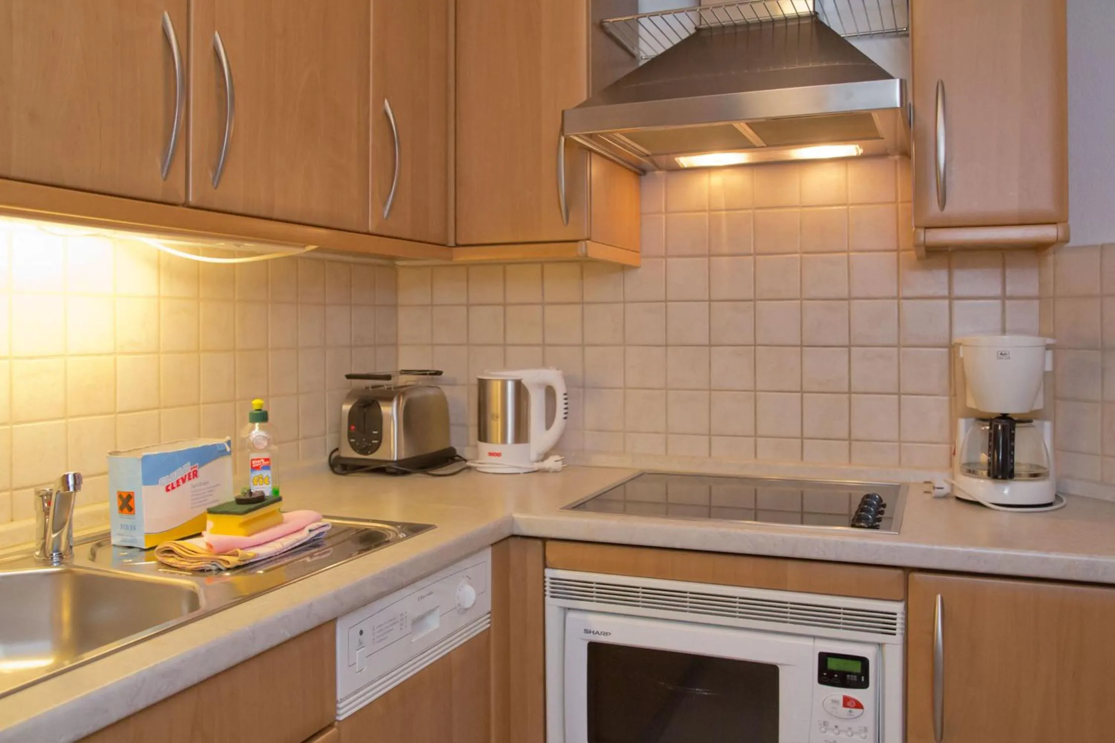 Kitchen or kitchenette in SEETELHOTEL Ostseeresidenz Bansin mit Pool und unmittelbarer Strandnähe