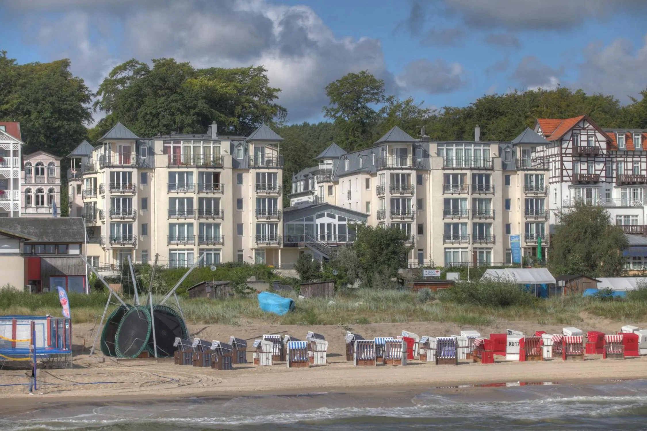 Facade/entrance in SEETELHOTEL Ostseeresidenz Bansin mit Pool und unmittelbarer Strandnähe