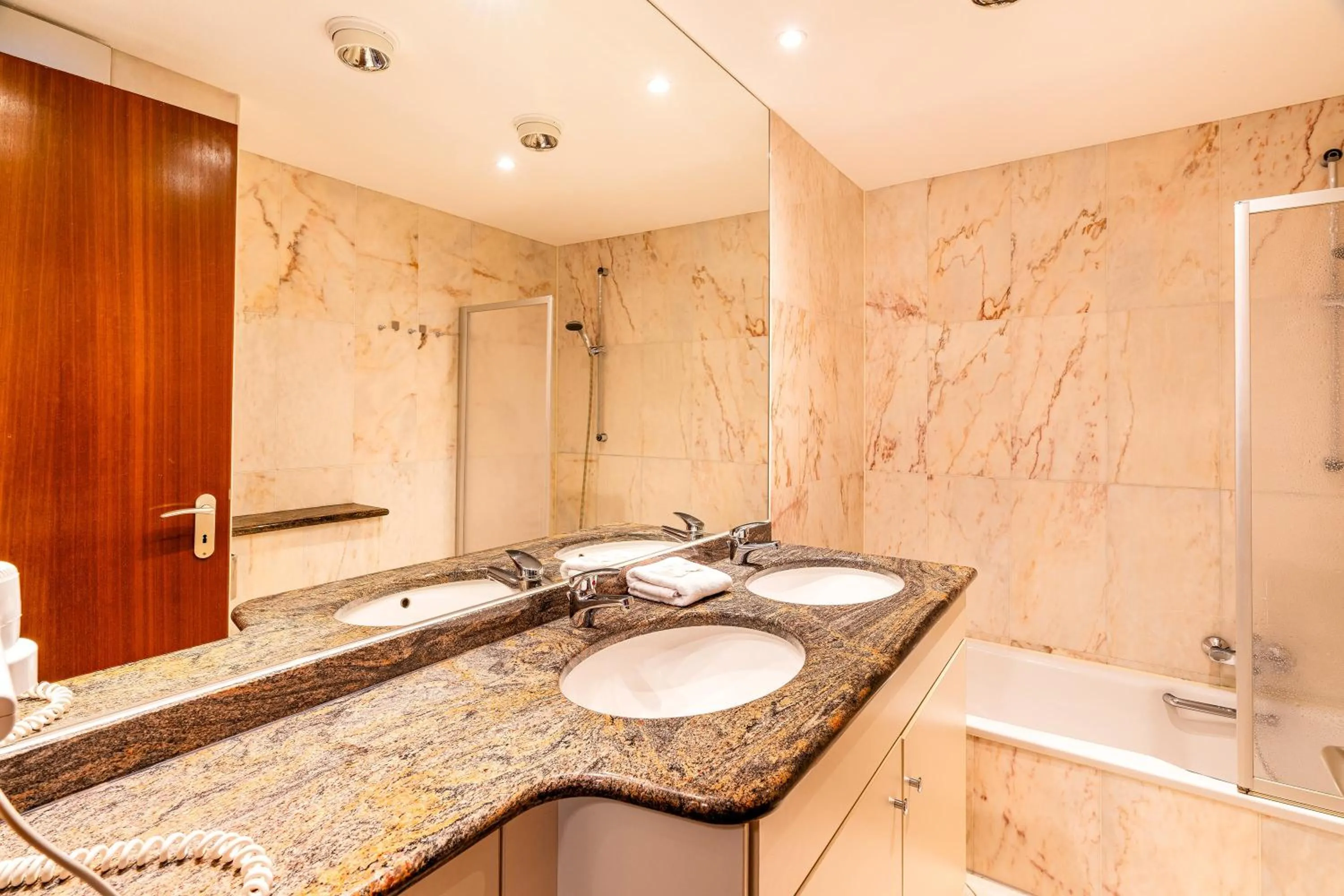 Bathroom in SEETELHOTEL Ostseeresidenz Bansin mit Pool und unmittelbarer Strandnähe