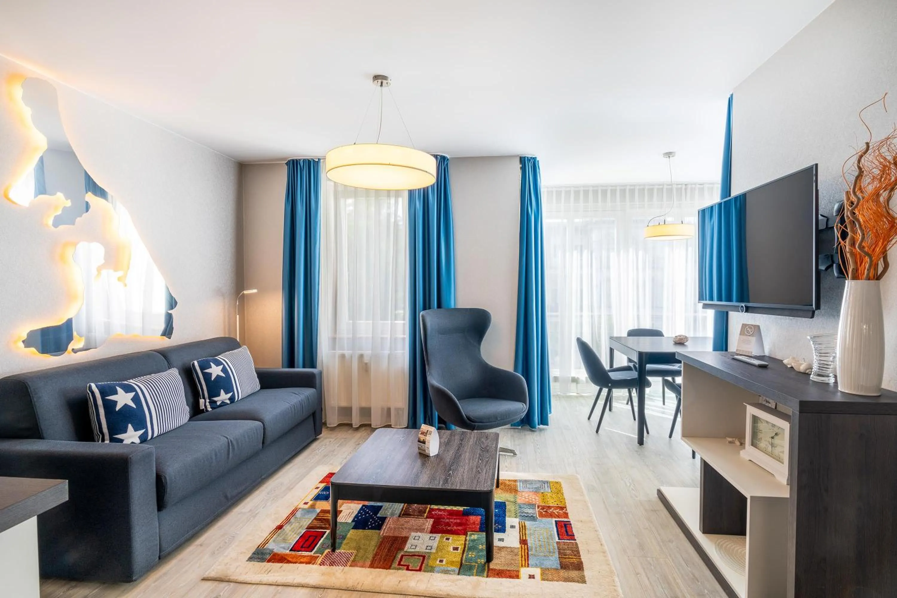 TV and multimedia in SEETELHOTEL Ostseeresidenz Bansin mit Pool und unmittelbarer Strandnähe