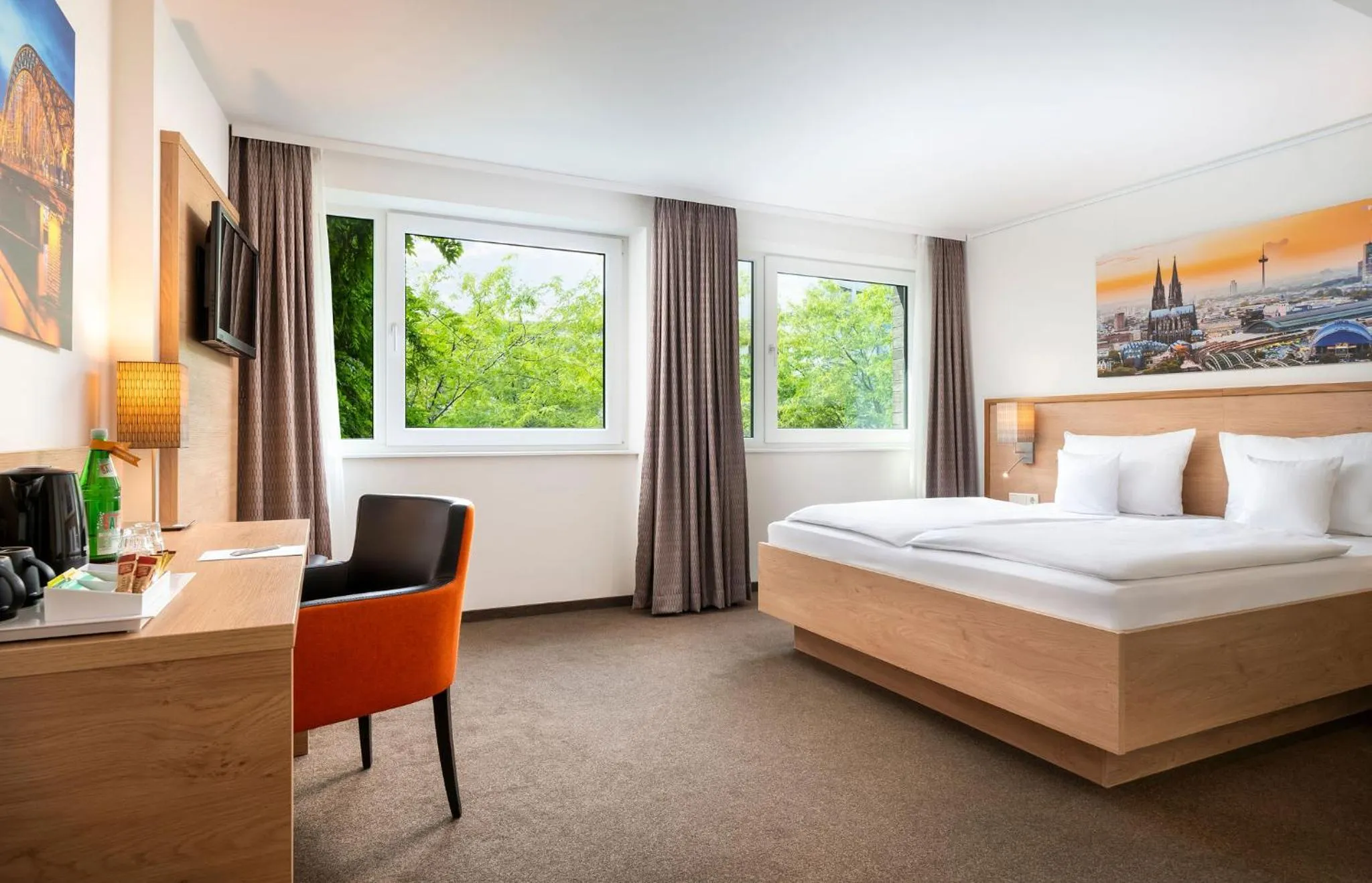 Photo of the whole room, Bed in Stadthotel am Römerturm